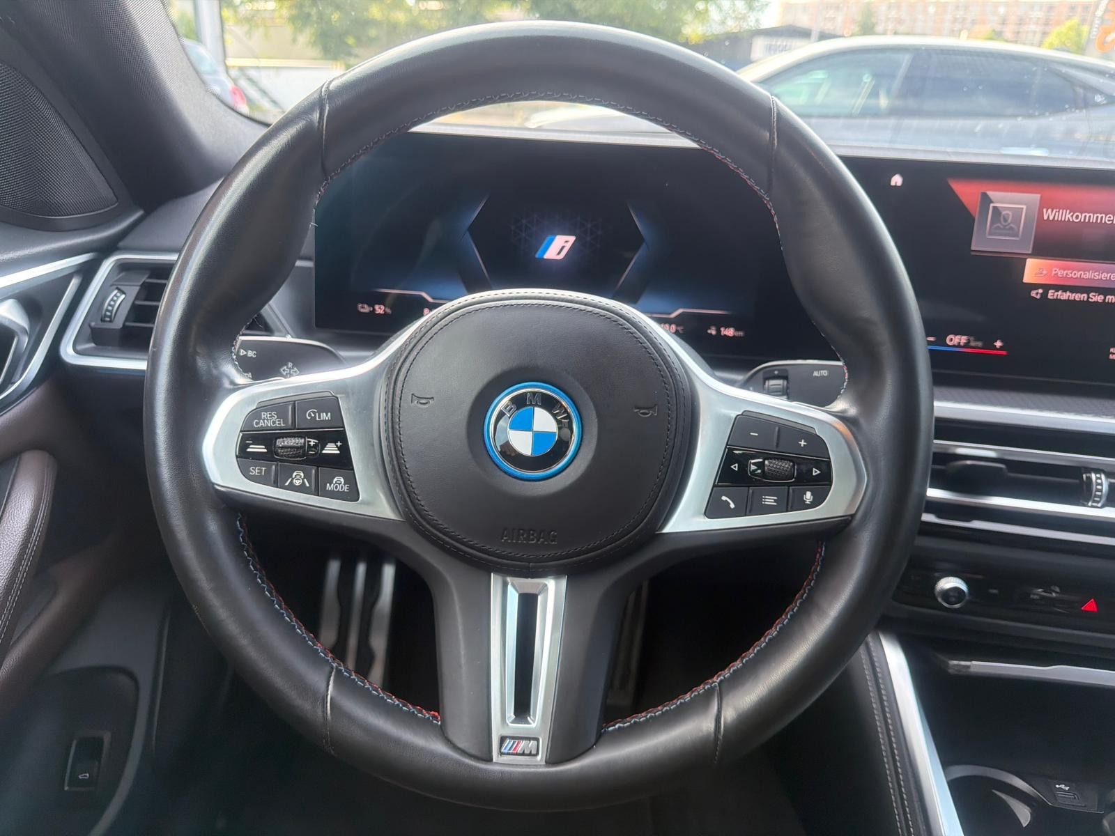 BMW i4 M50-image-14