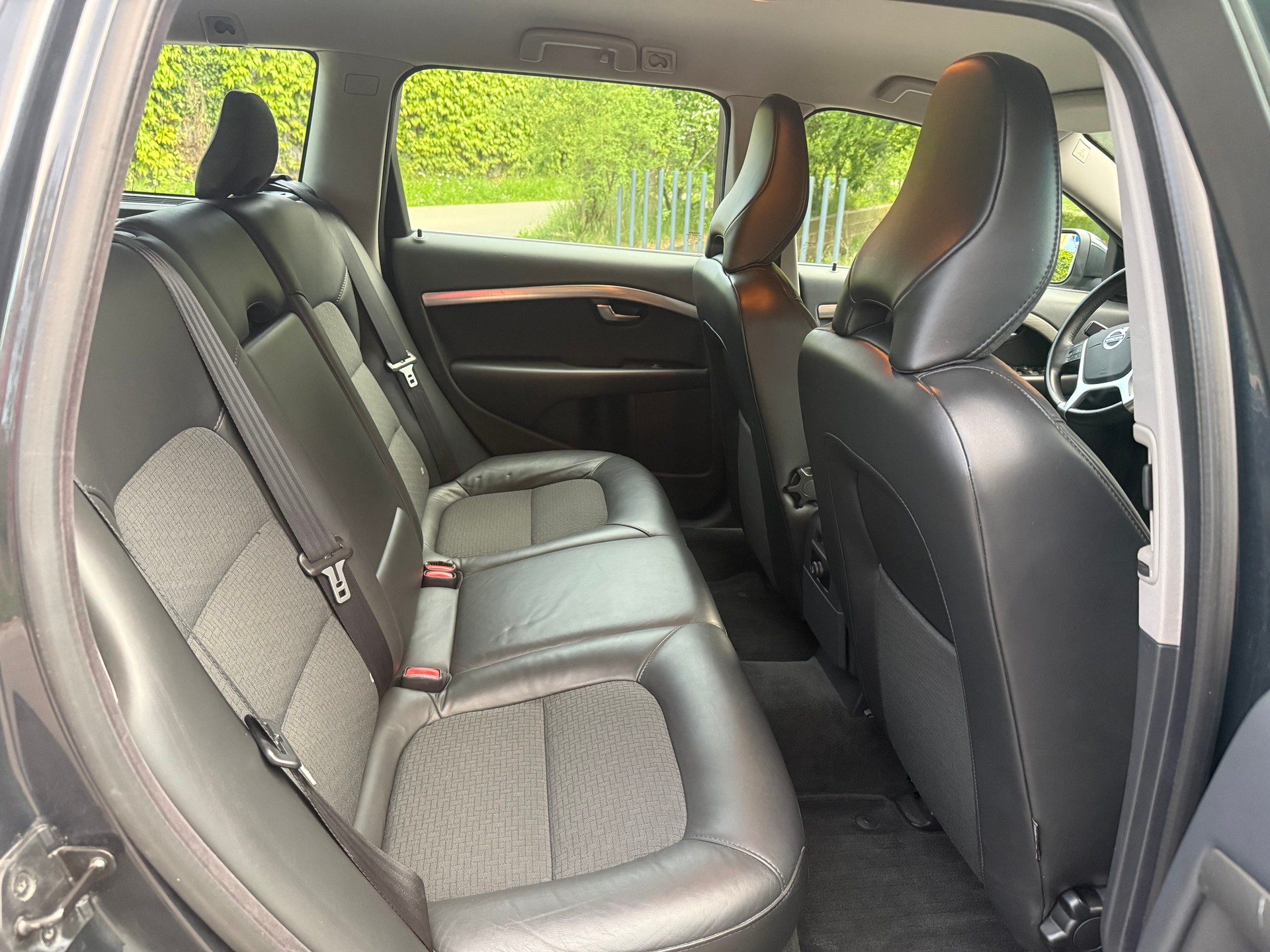 VOLVO V70 2.4D Summum Geartronic-image-19