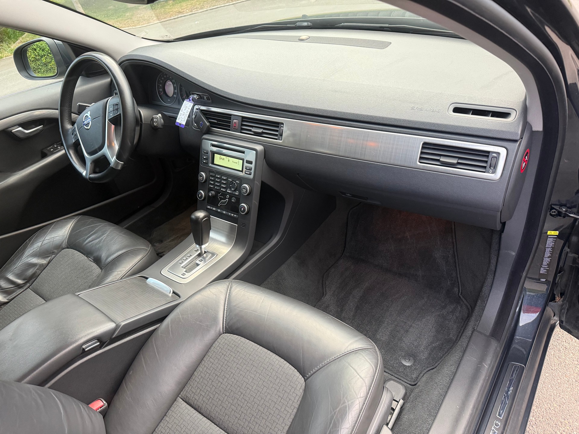 VOLVO V70 2.4D Summum Geartronic-image-18