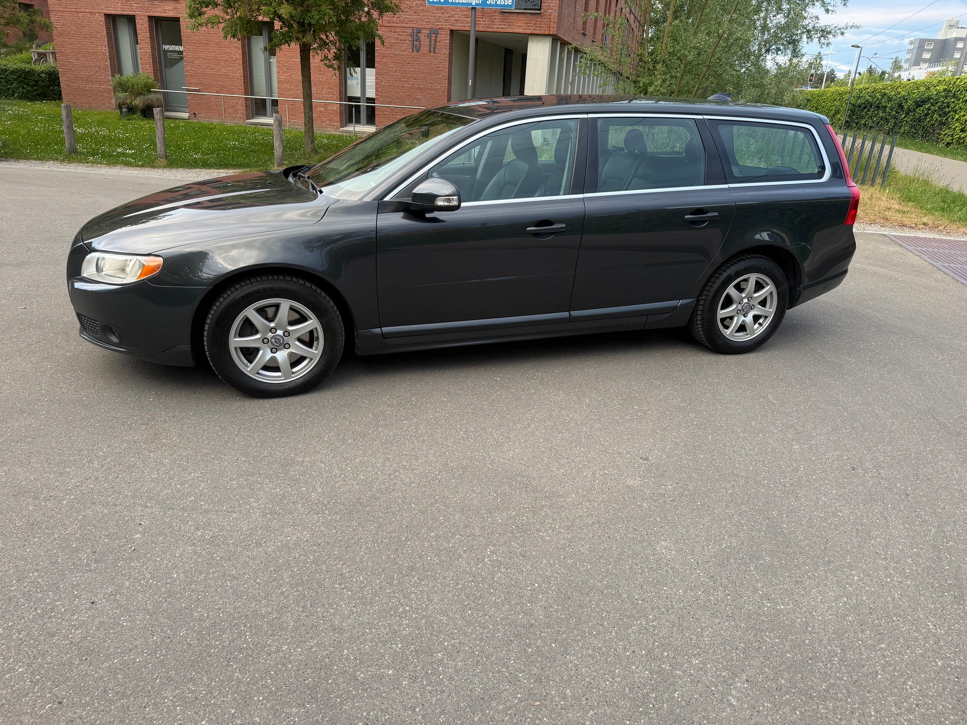 VOLVO V70 2.4D Summum Geartronic-image-13