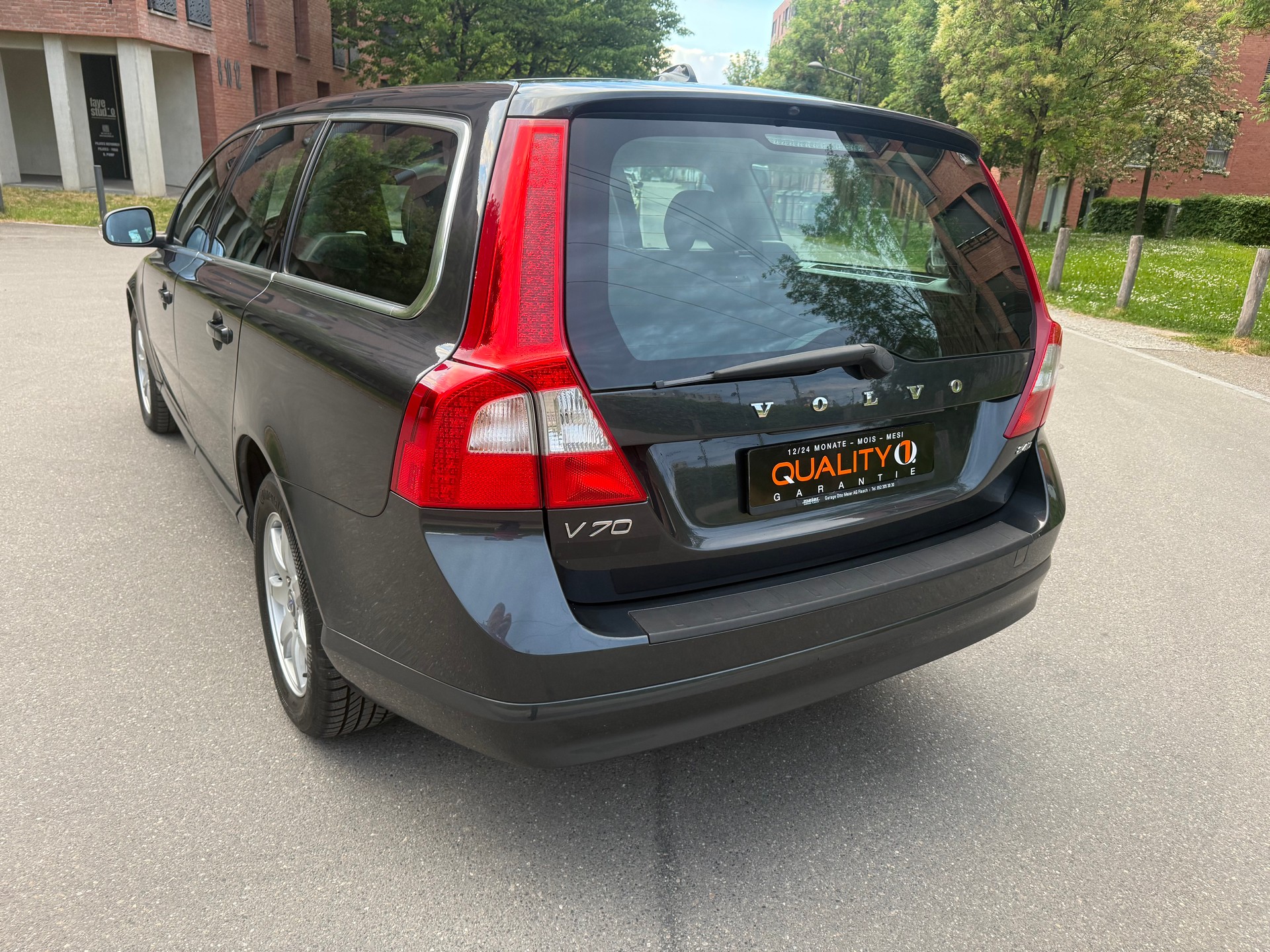 VOLVO V70 2.4D Summum Geartronic-image-11