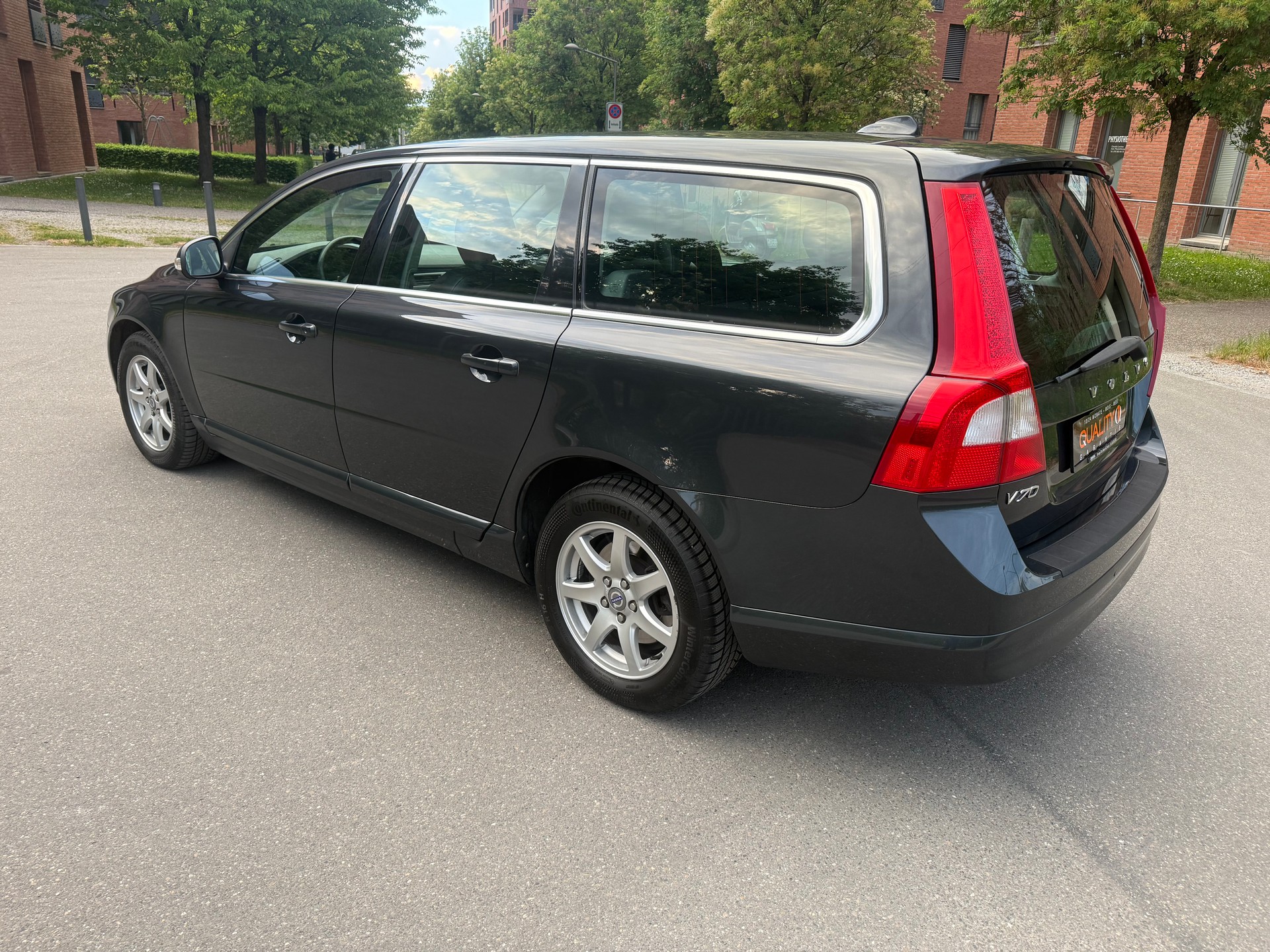 VOLVO V70 2.4D Summum Geartronic-image-12