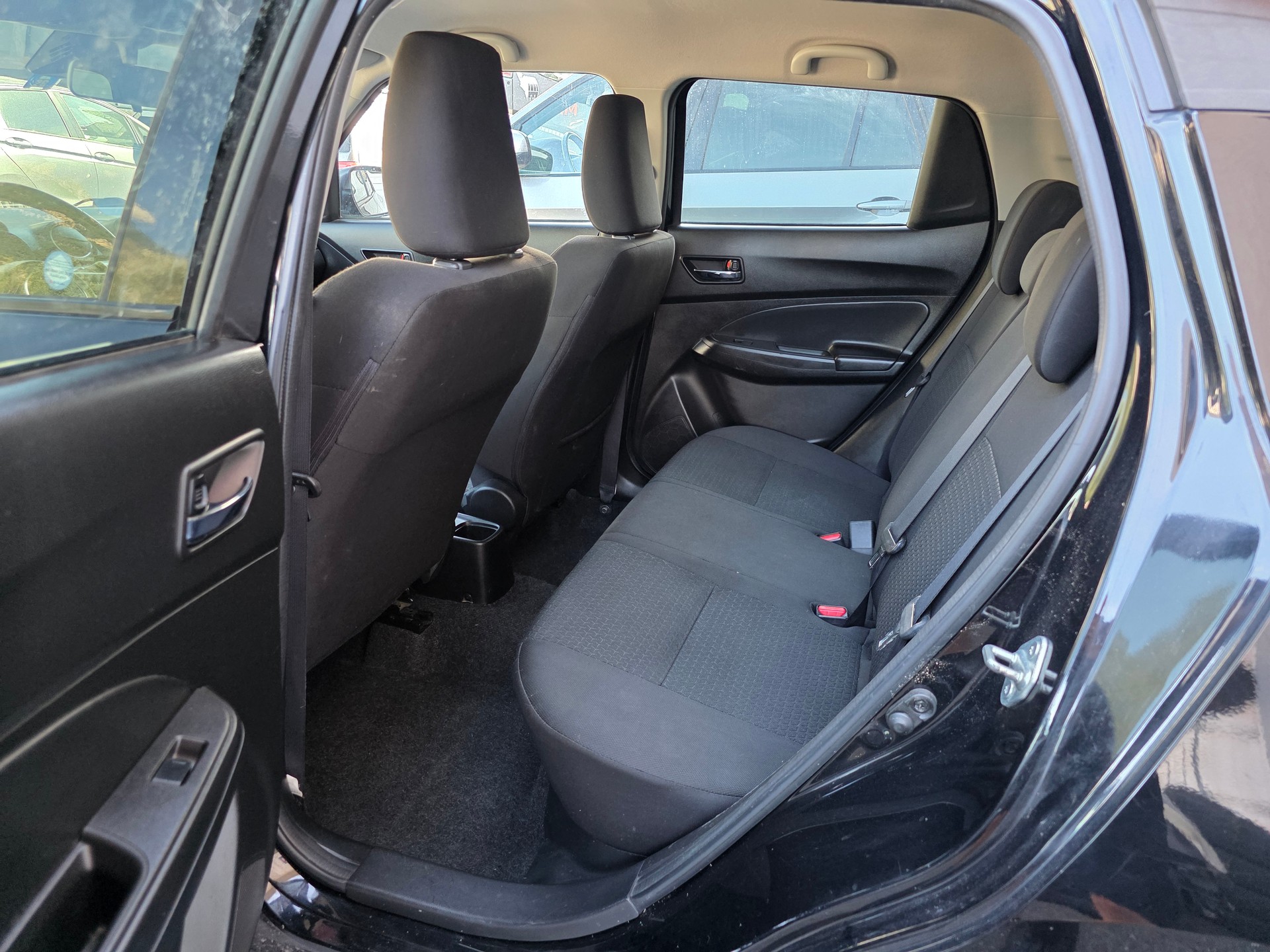 SUZUKI Swift 1.2i 16V SHVS Compact Top Hybrid Allgrip 4x4-image-11