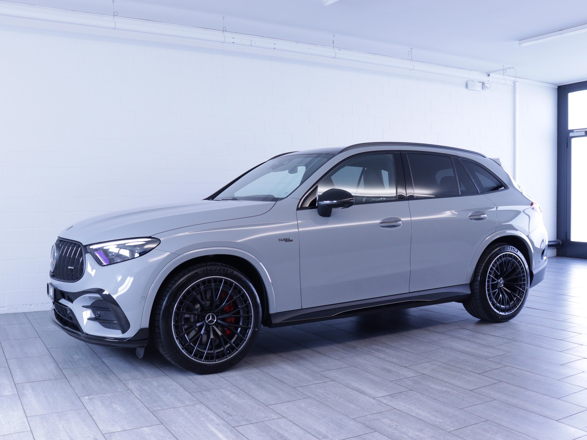 MERCEDES-BENZ GLC 53 AMG 4matic+-showroom-element-1