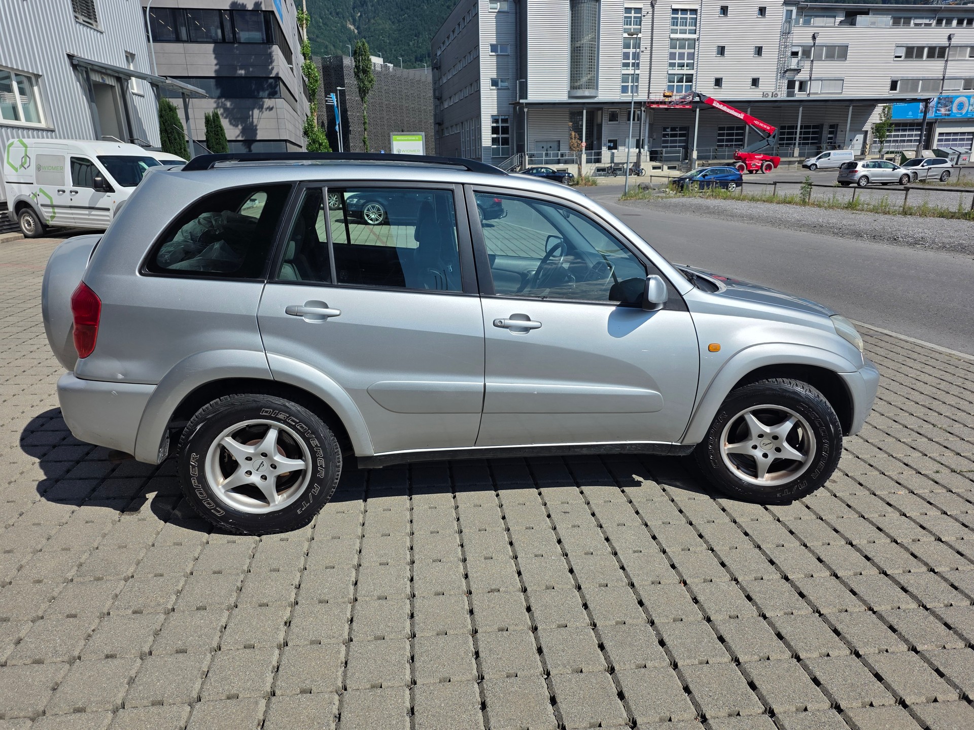 TOYOTA RAV-4 2.0 16V Linea Sol-image-5