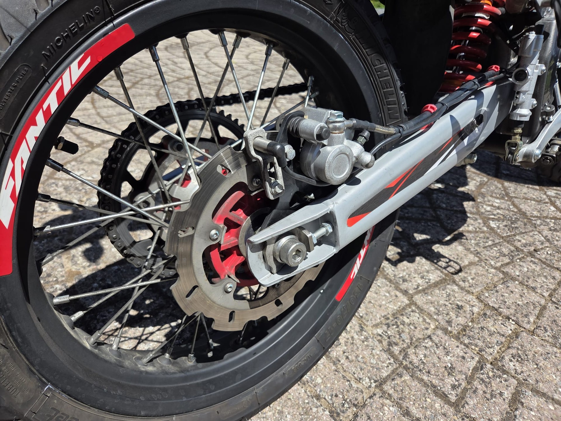 FANTIC XMF 125 Motard-image-3