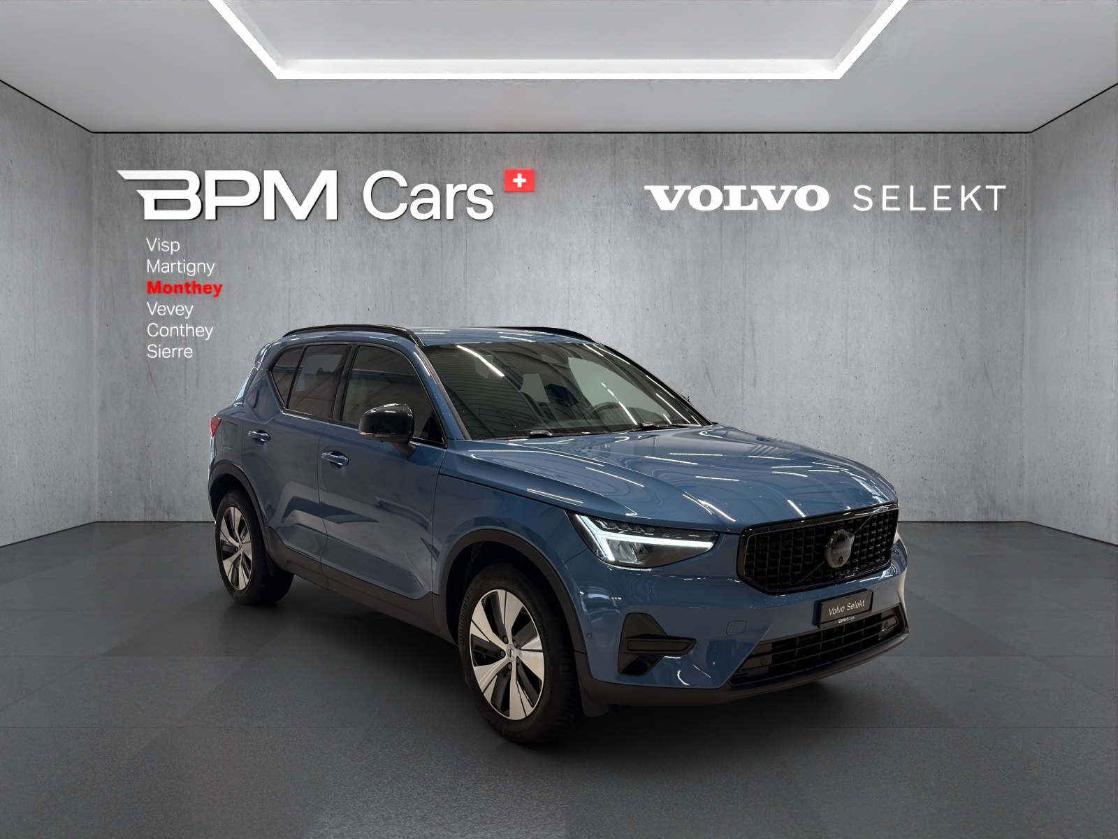 VOLVO XC40 T4 PHEV Plus Dark DCT-showroom-element-2