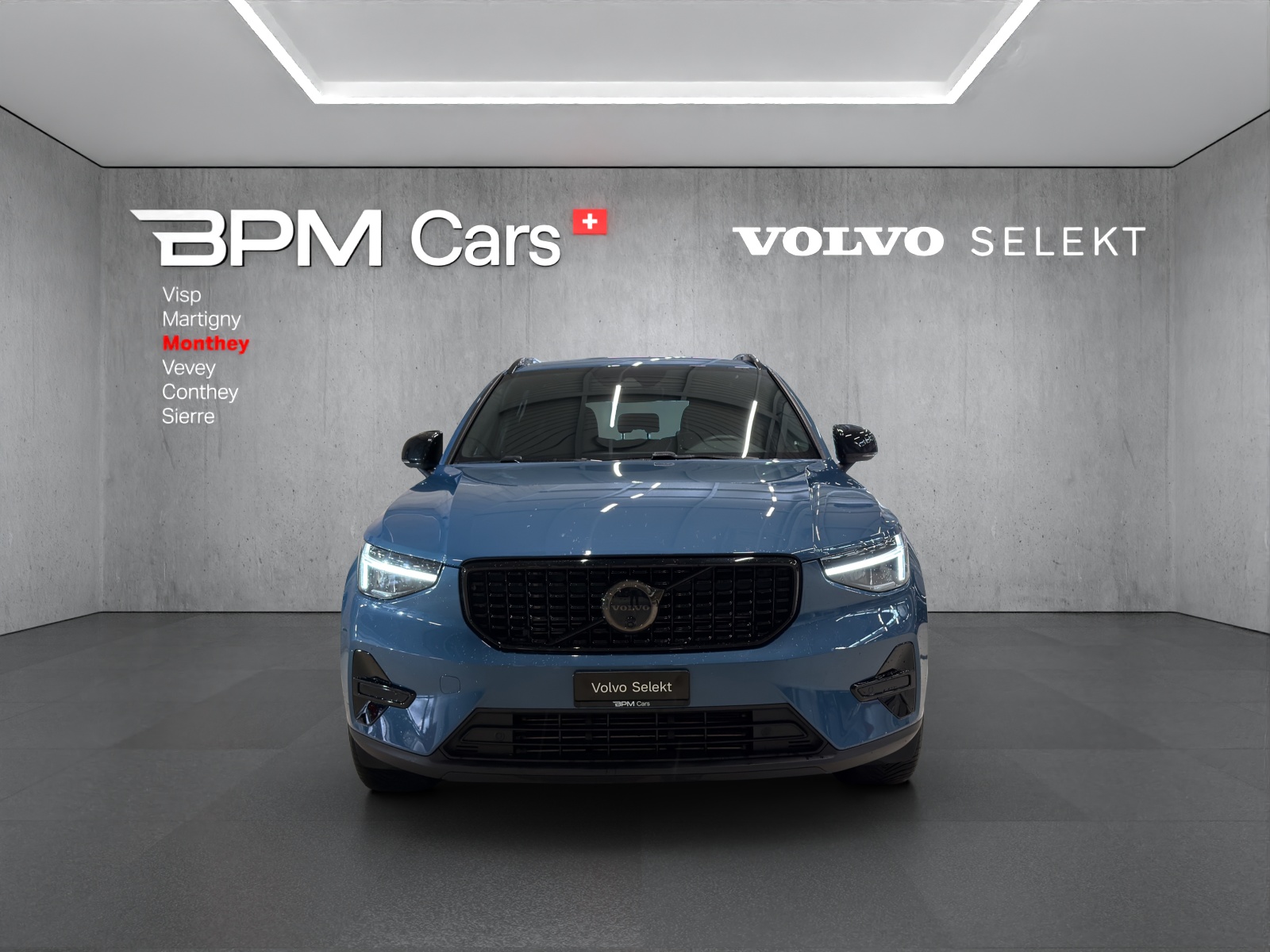 VOLVO XC40 T4 PHEV Plus Dark DCT-showroom-element-1