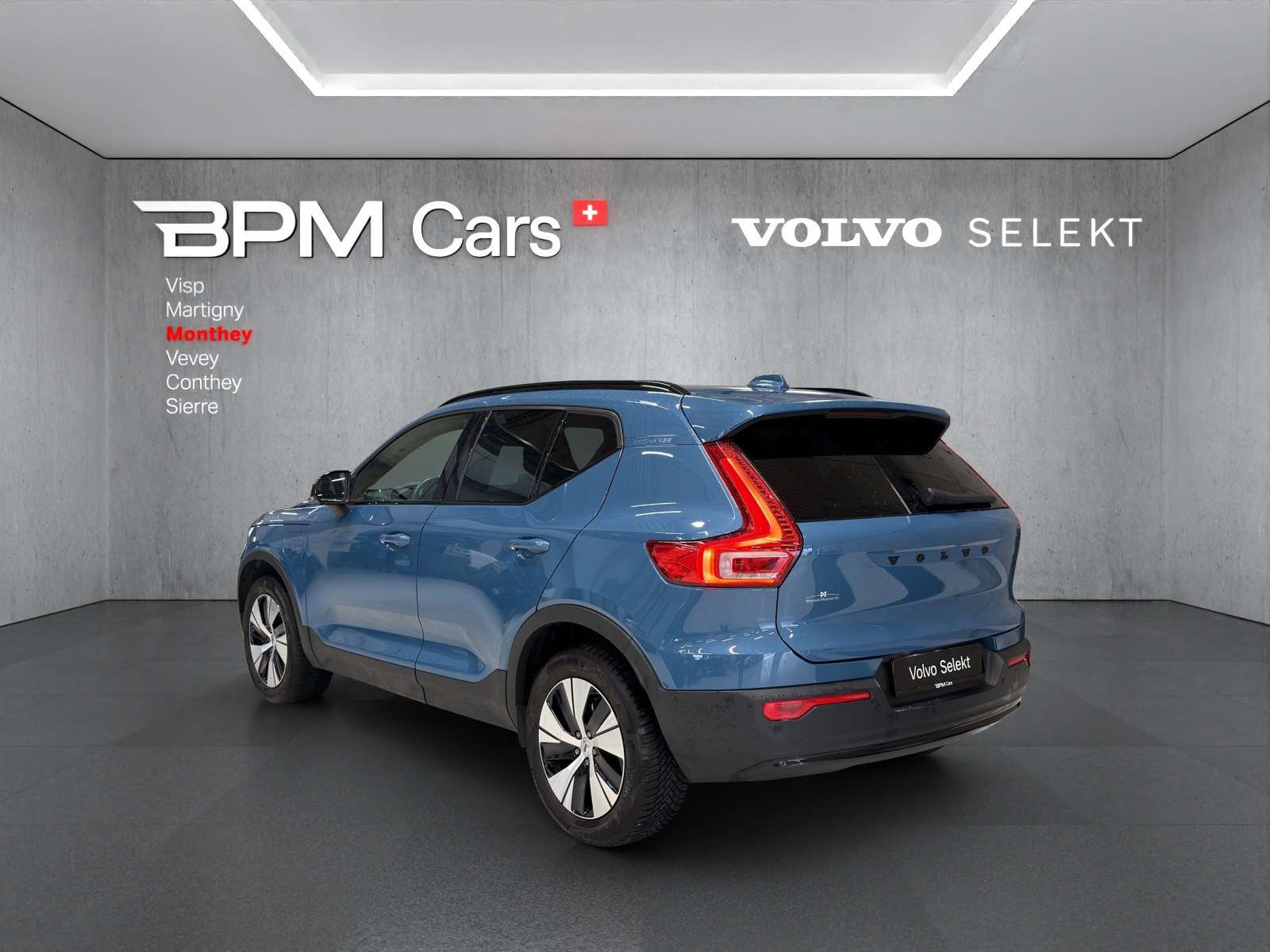 VOLVO XC40 T4 PHEV Plus Dark DCT-image-5