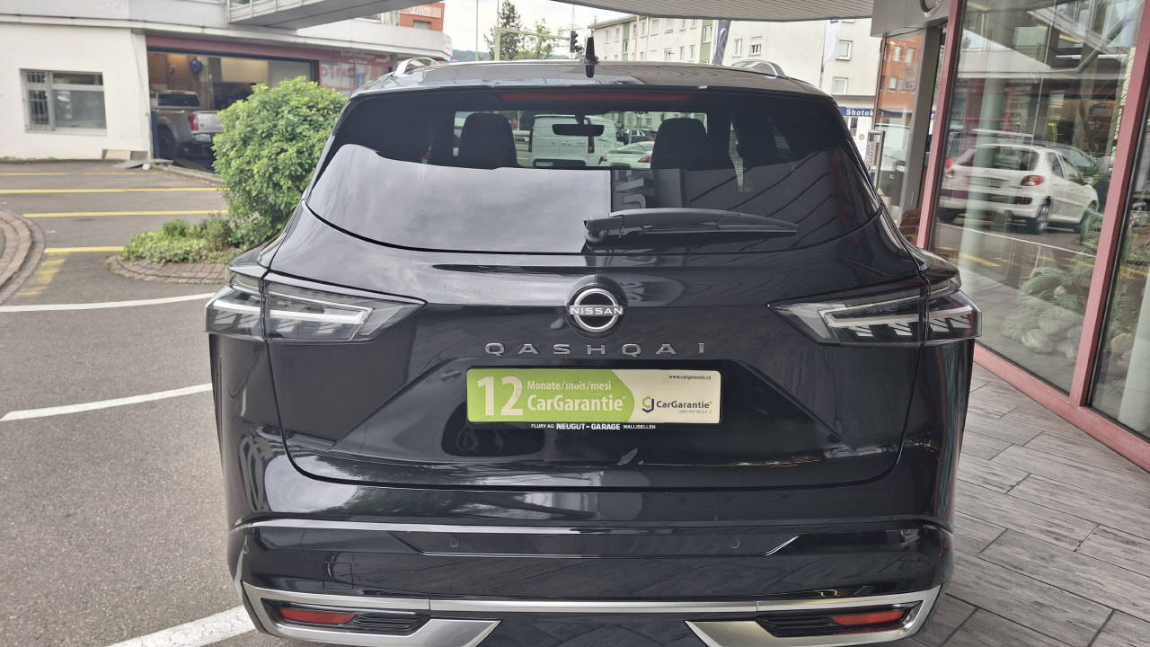 NISSAN Qashqai 1.3 DIG-T Tekna+ 4x4-image-4
