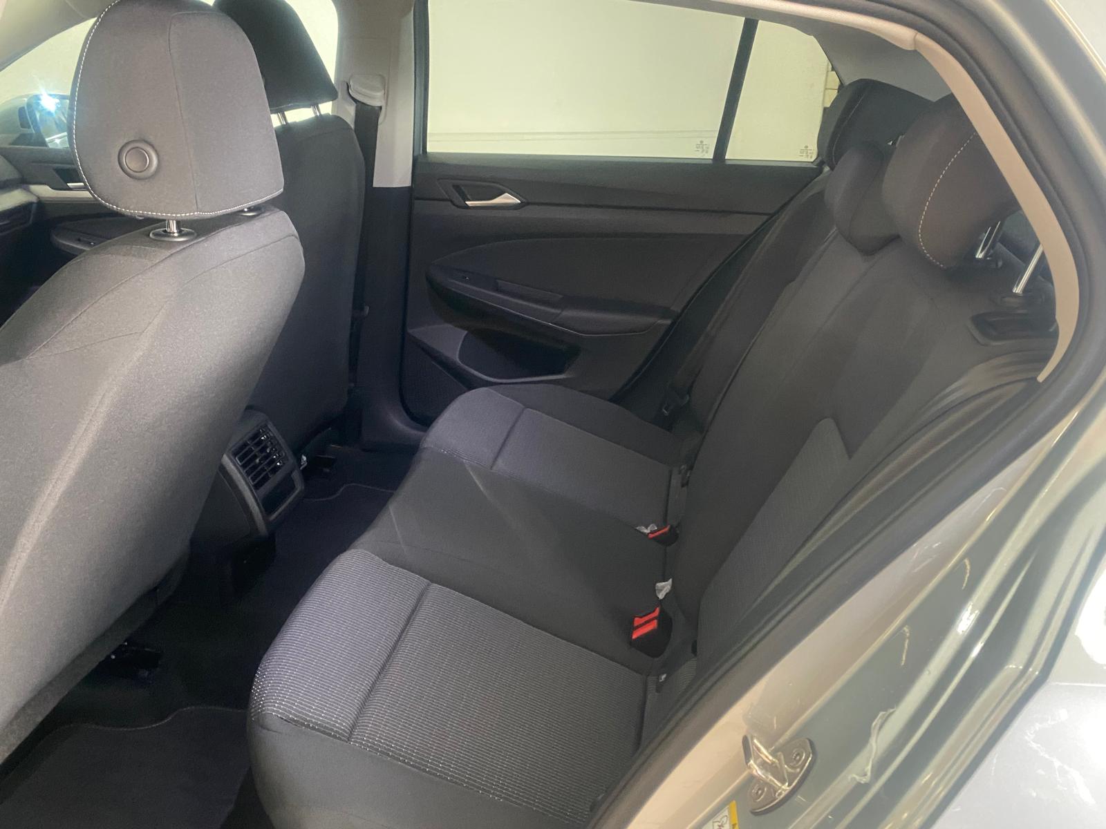 VW Golf 1.5 TSI Basis-image-8