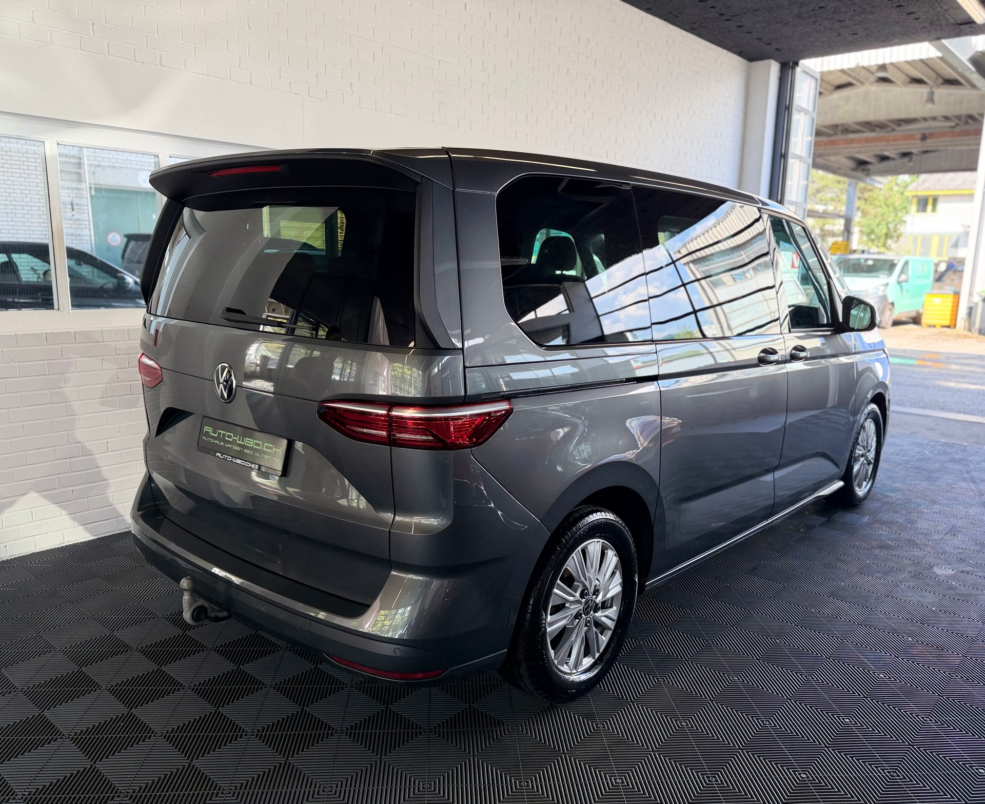 VW Multivan 2.0 TDI DSG-showroom-element-2