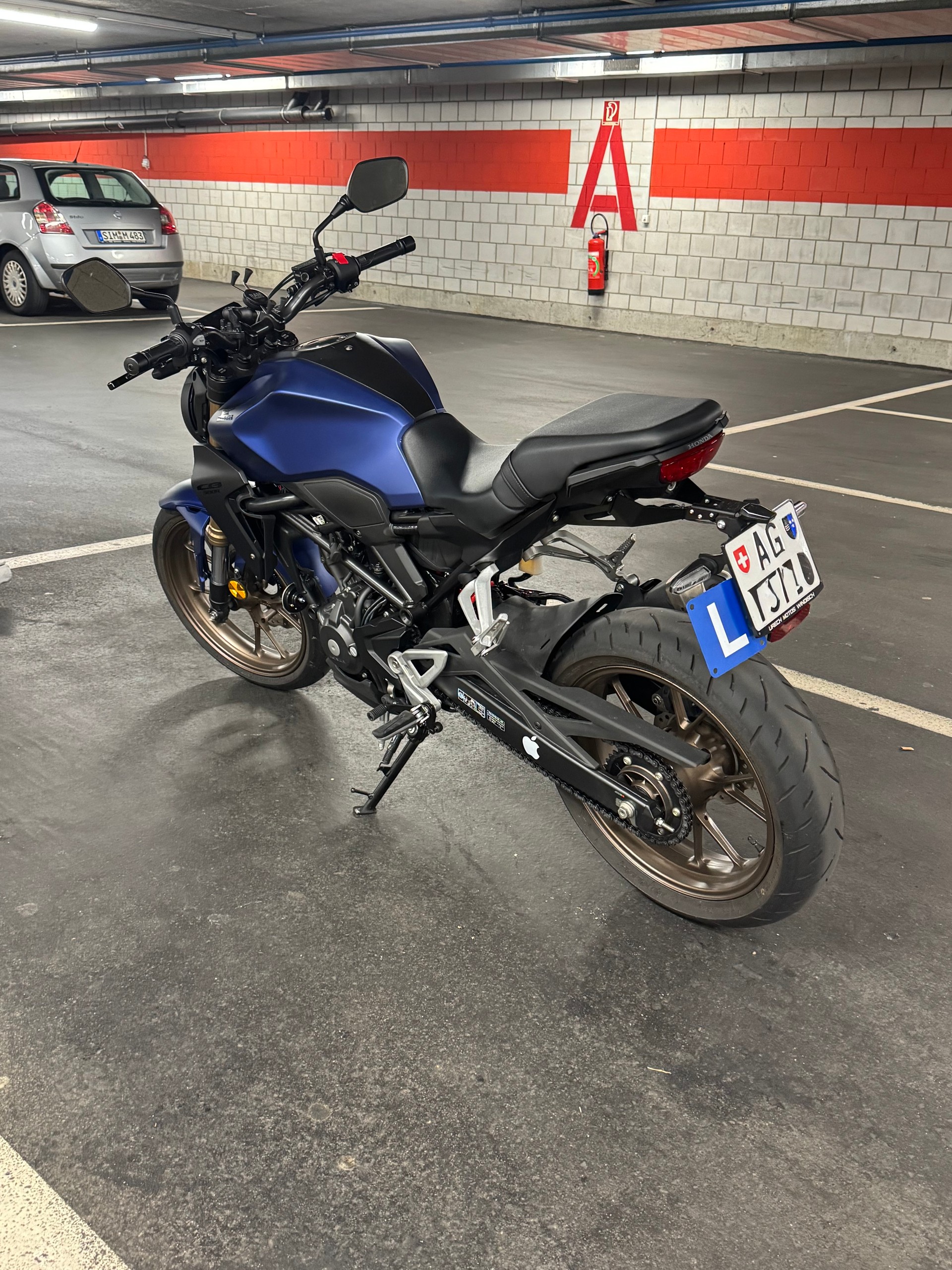HONDA CB 300-image-2