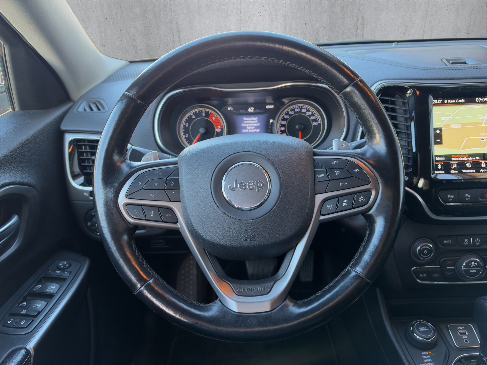 JEEP Cherokee 2.0 T Limited AWD-image-13