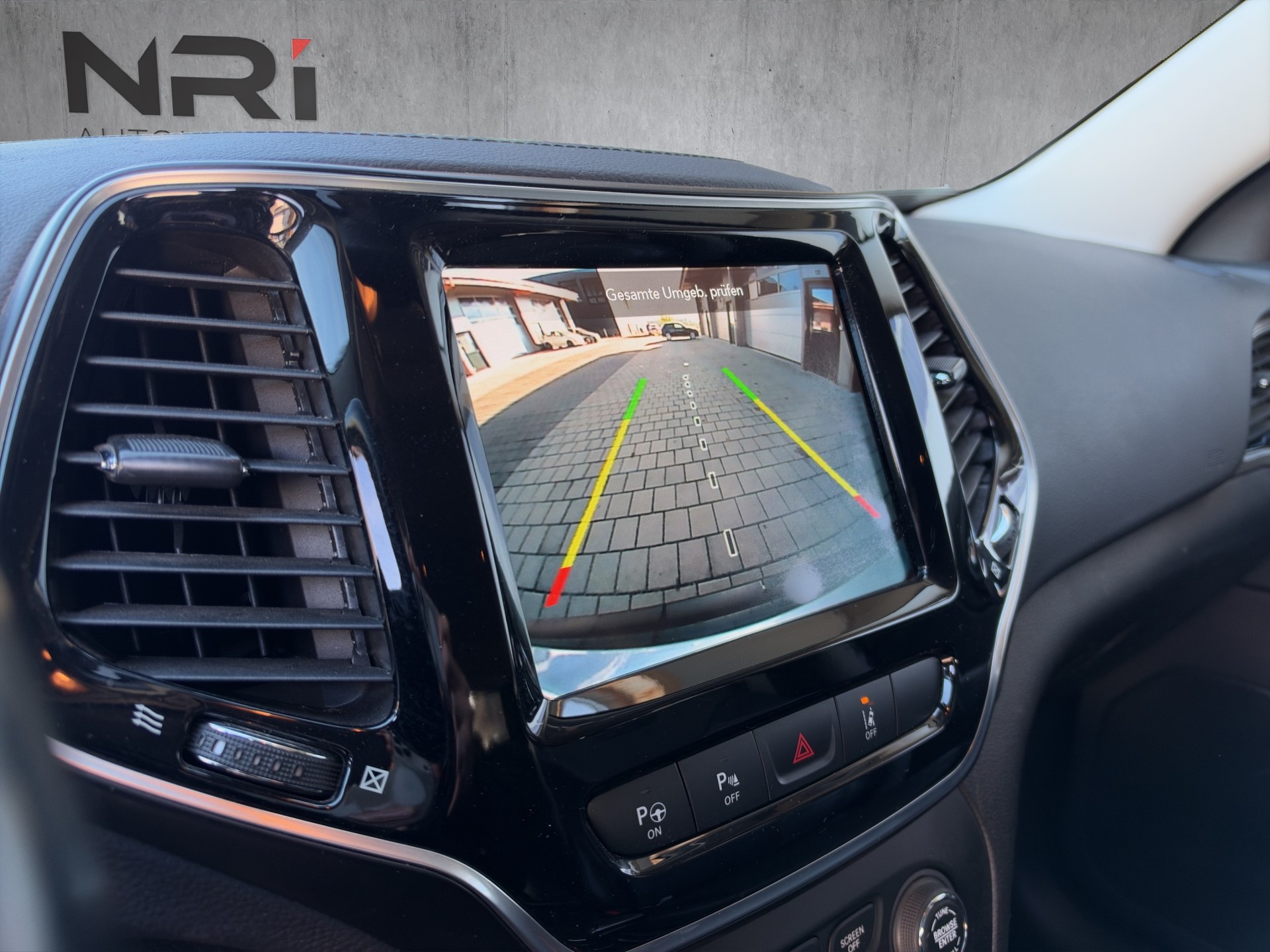 JEEP Cherokee 2.0 T Limited AWD-image-14