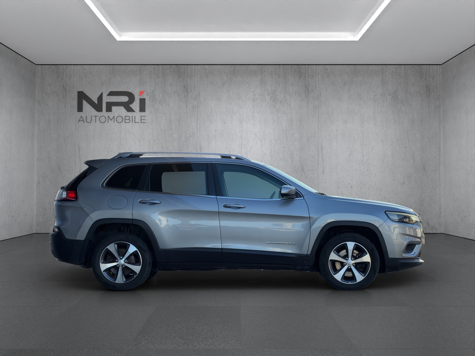 JEEP Cherokee 2.0 T Limited AWD-showroom-element-3