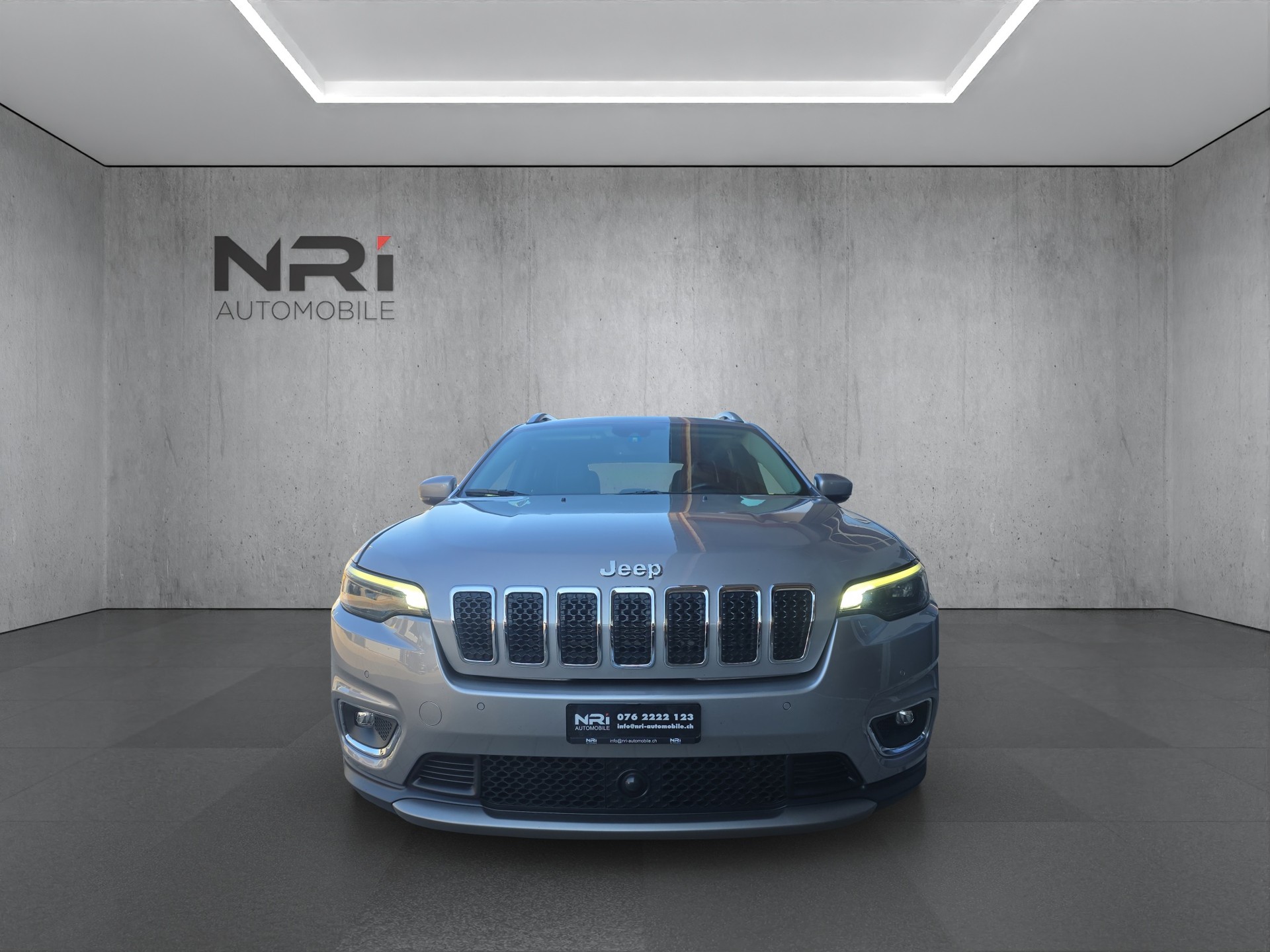 JEEP Cherokee 2.0 T Limited AWD-showroom-element-1