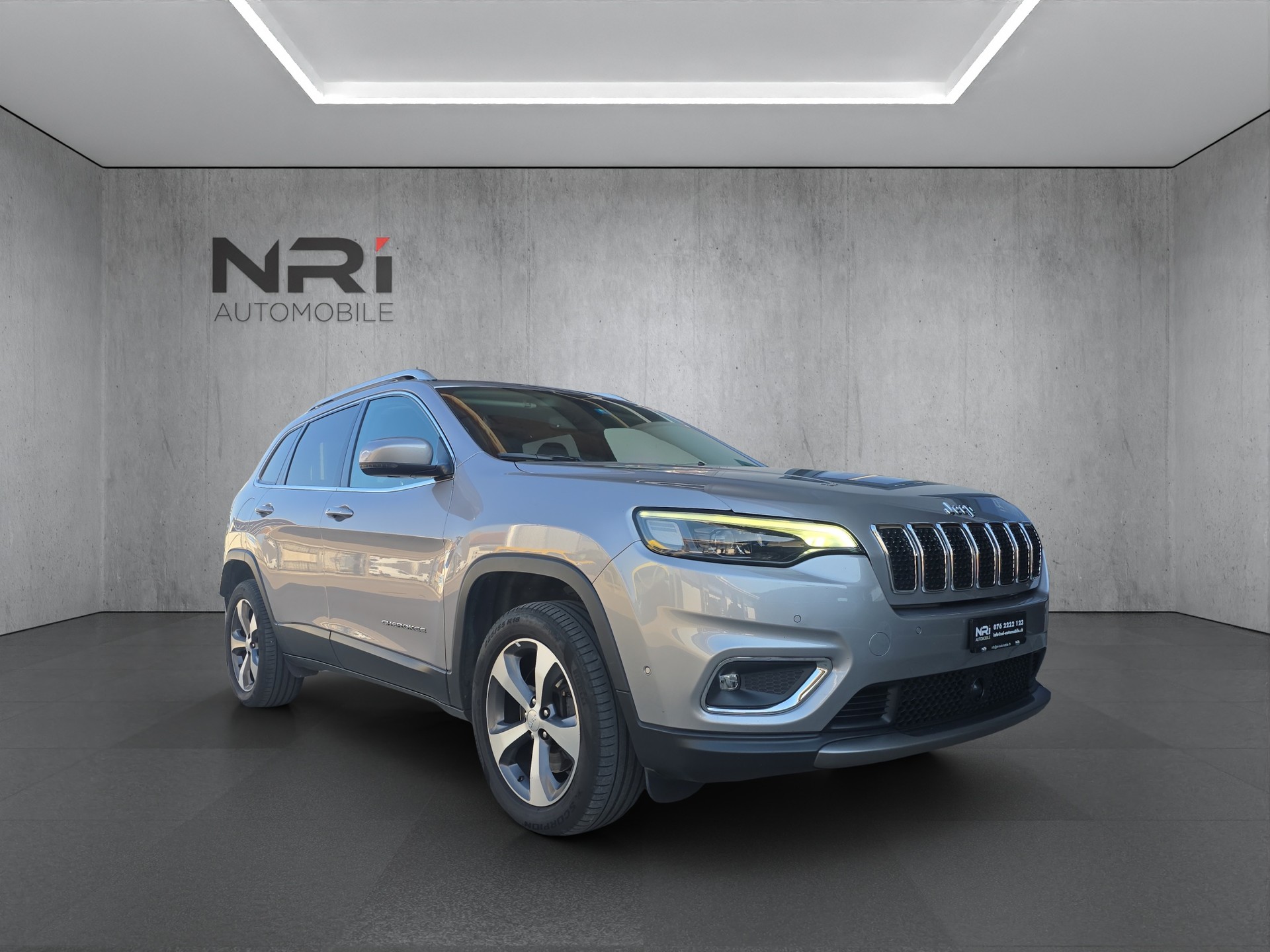 JEEP Cherokee 2.0 T Limited AWD-showroom-element-2