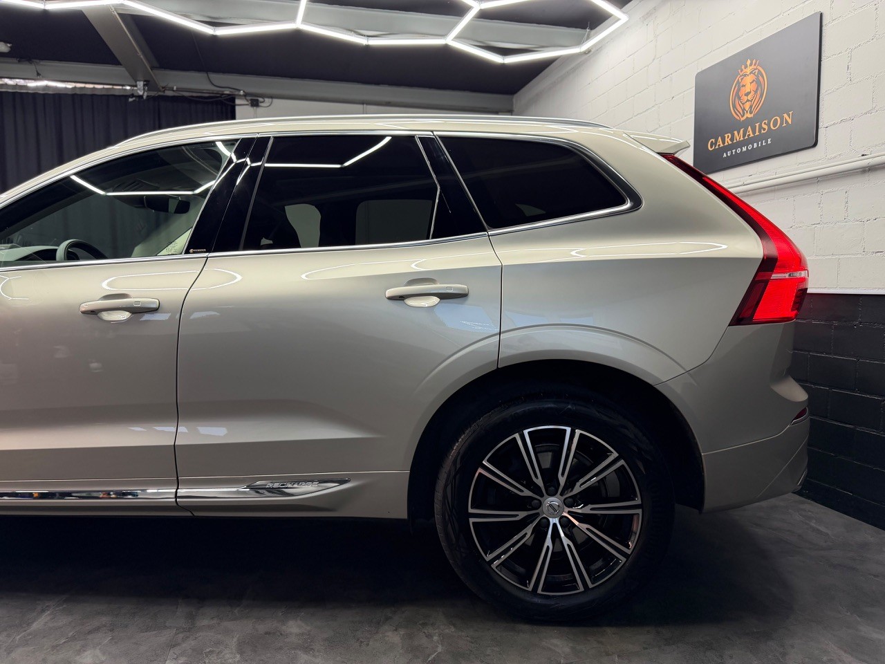 VOLVO XC60 T6 eAWD Inscription | Schiebedach | Harman/Kardon | 360° Kamera-showroom-element-3