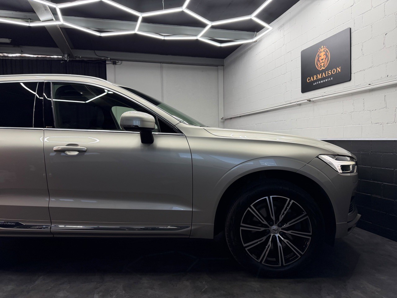 VOLVO XC60 T6 eAWD Inscription | Schiebedach | Harman/Kardon | 360° Kamera-image-10