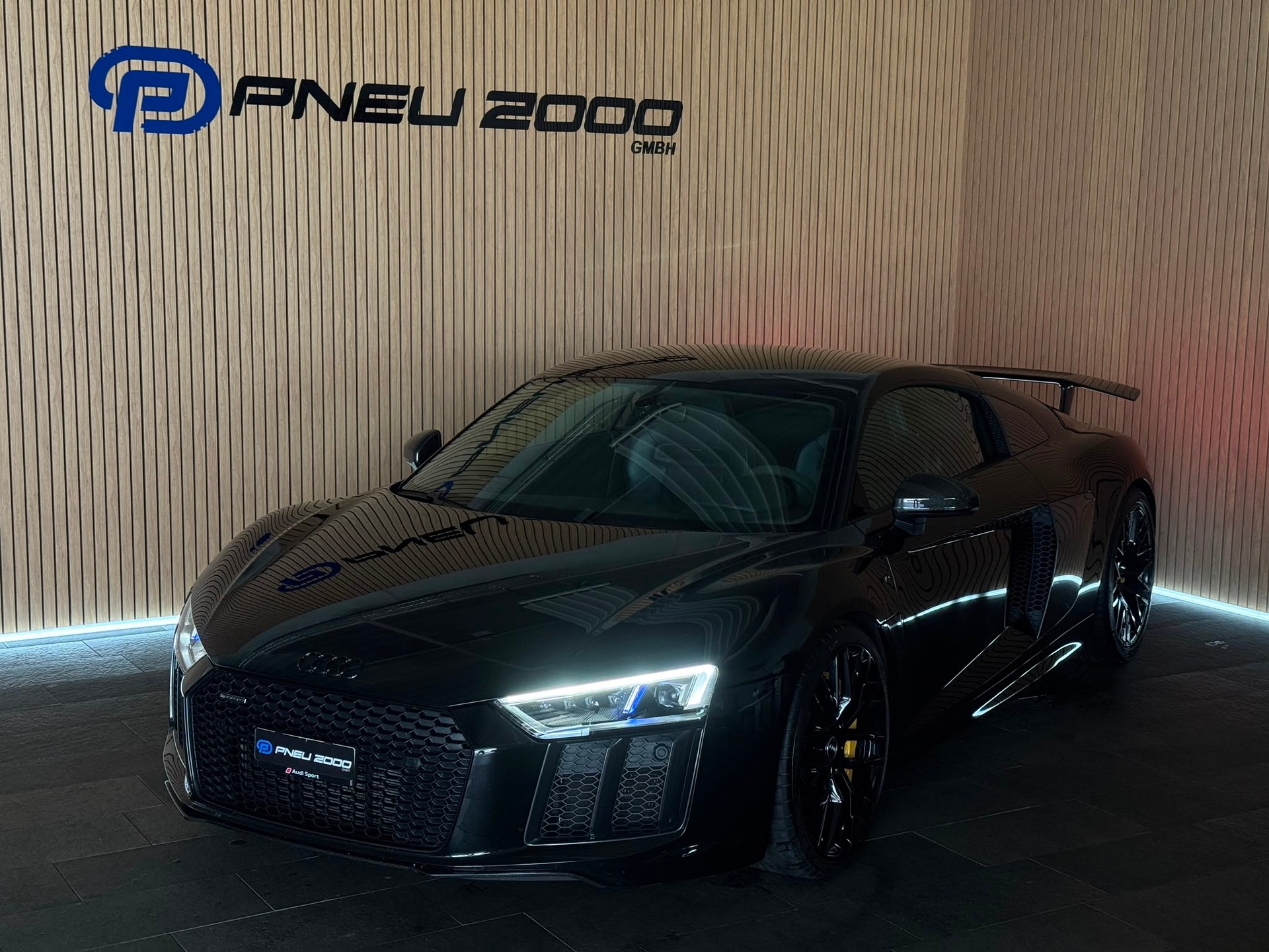 AUDI R8 Coupé 5.2 plus S-Tronic-showroom-element-1