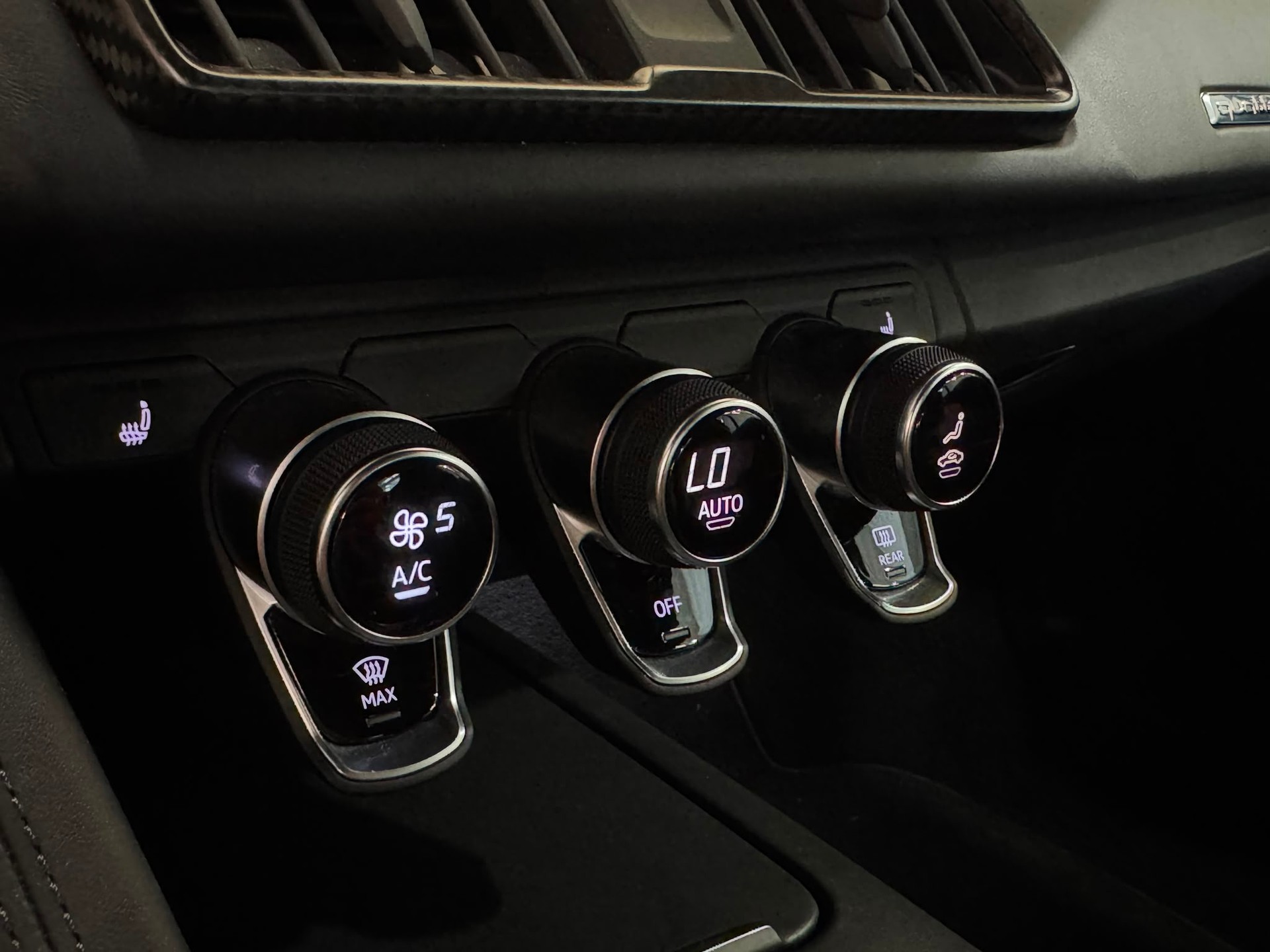 AUDI R8 Coupé 5.2 plus S-Tronic-image-25