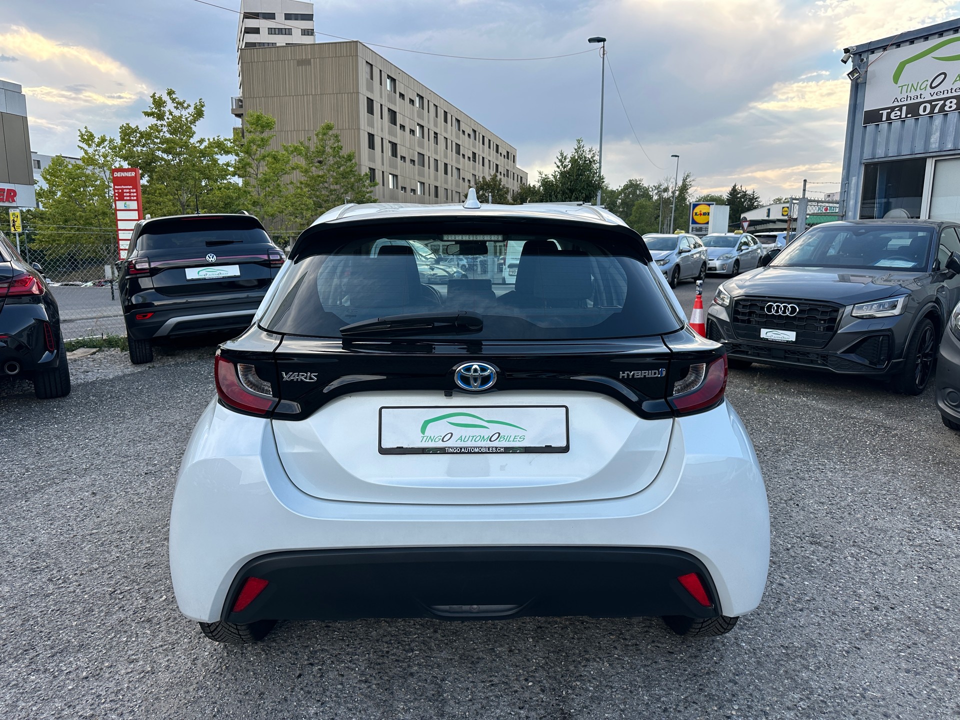 TOYOTA Yaris 1.5 Comfort e-CVT-image-5