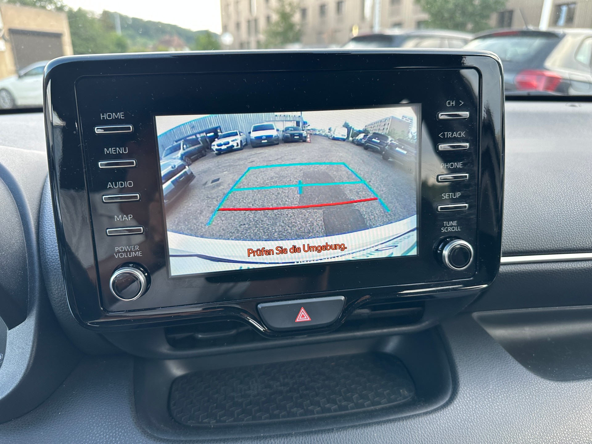 TOYOTA Yaris 1.5 Comfort e-CVT-image-15