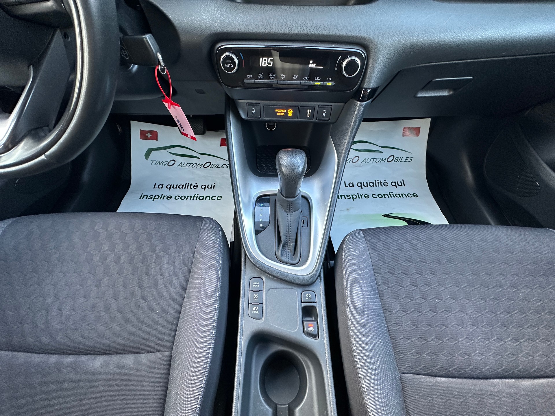 TOYOTA Yaris 1.5 Comfort e-CVT-image-13