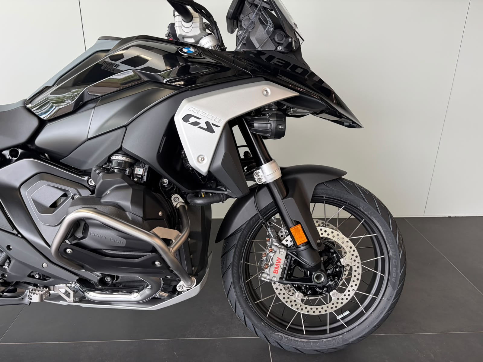 BMW R 1300 GS-image-10