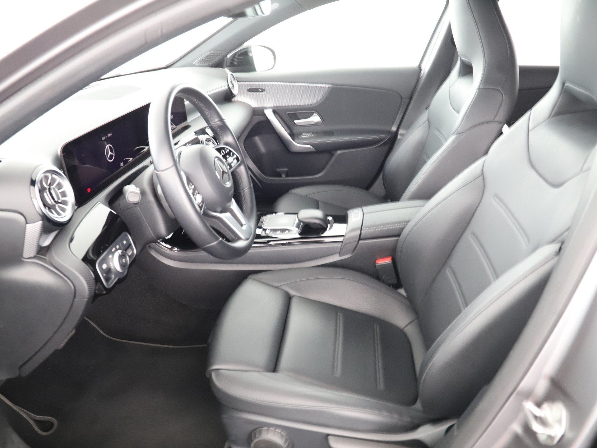 MERCEDES-BENZ A 180 Night Star-image-9