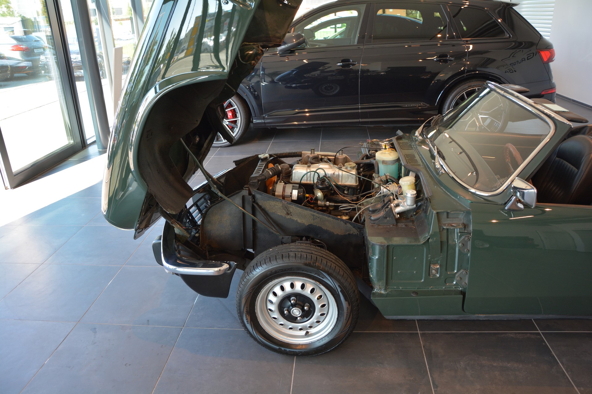 TRIUMPH Spitfire IV-image-19