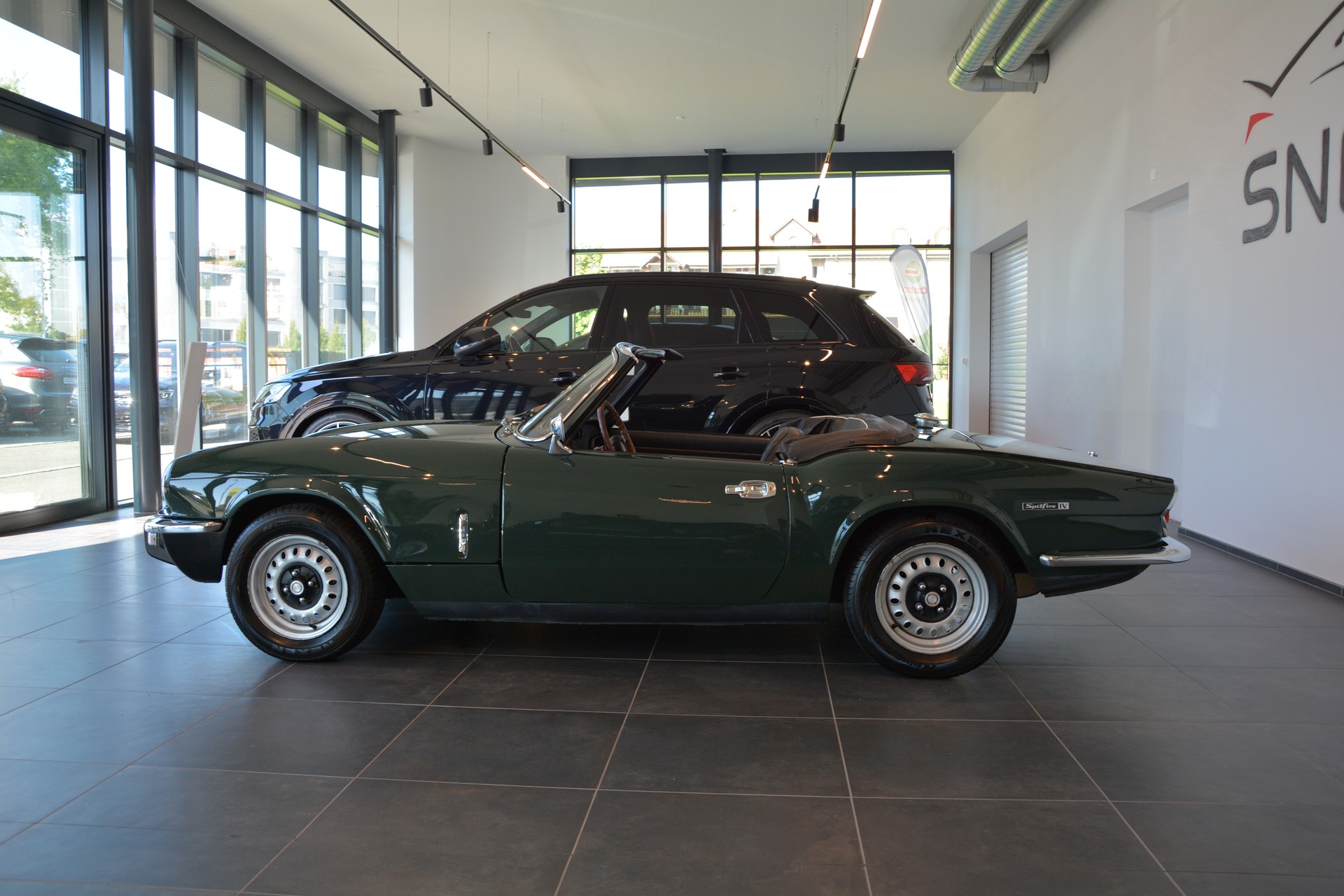 TRIUMPH Spitfire IV-showroom-element-2