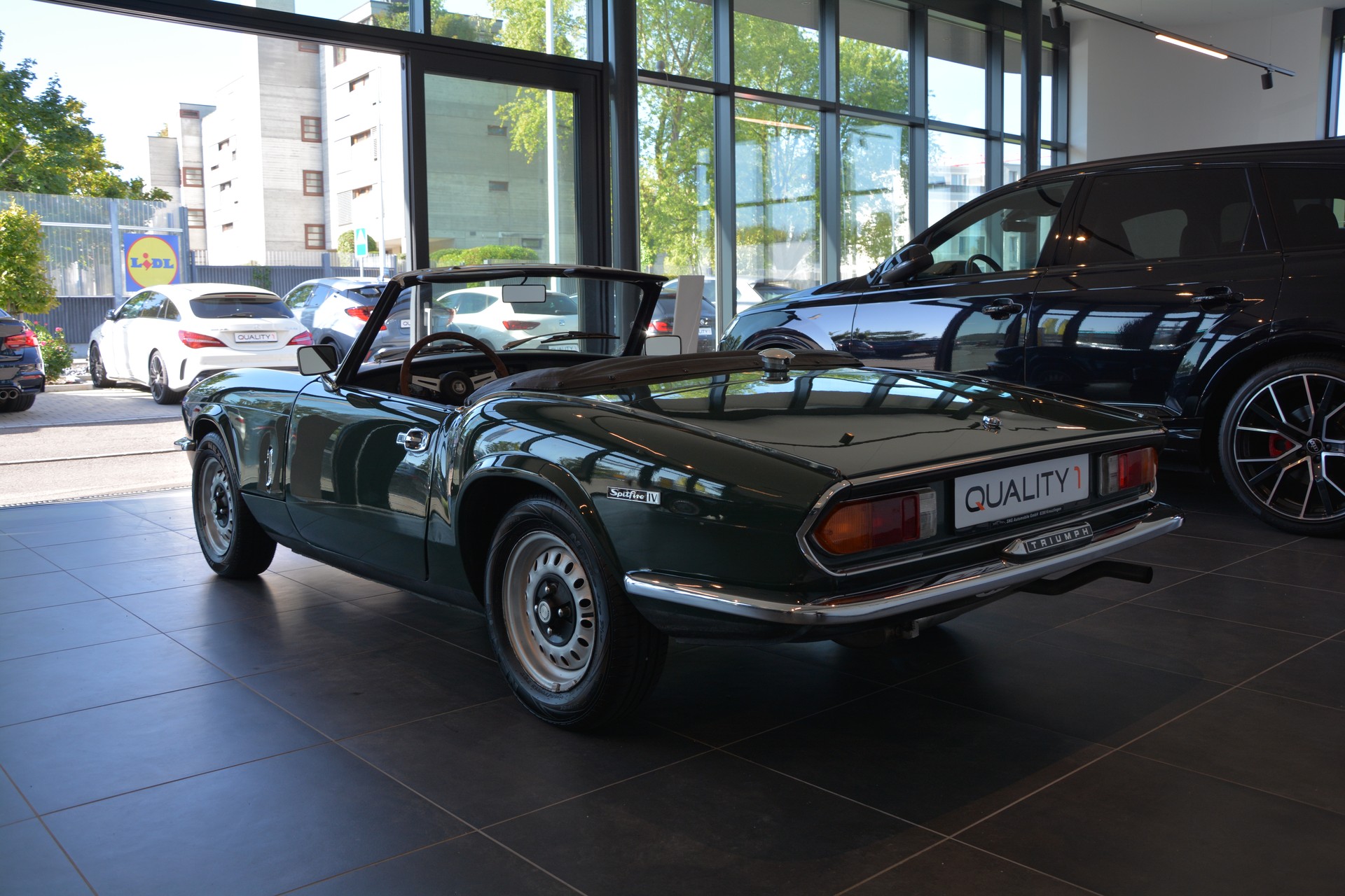 TRIUMPH Spitfire IV-showroom-element-3
