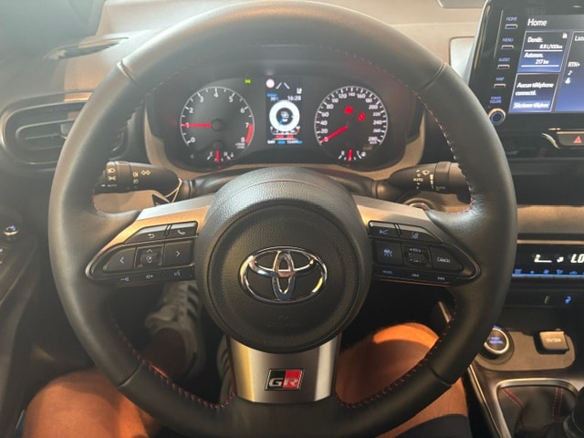 TOYOTA Yaris 1.6 GR Sport-image-8