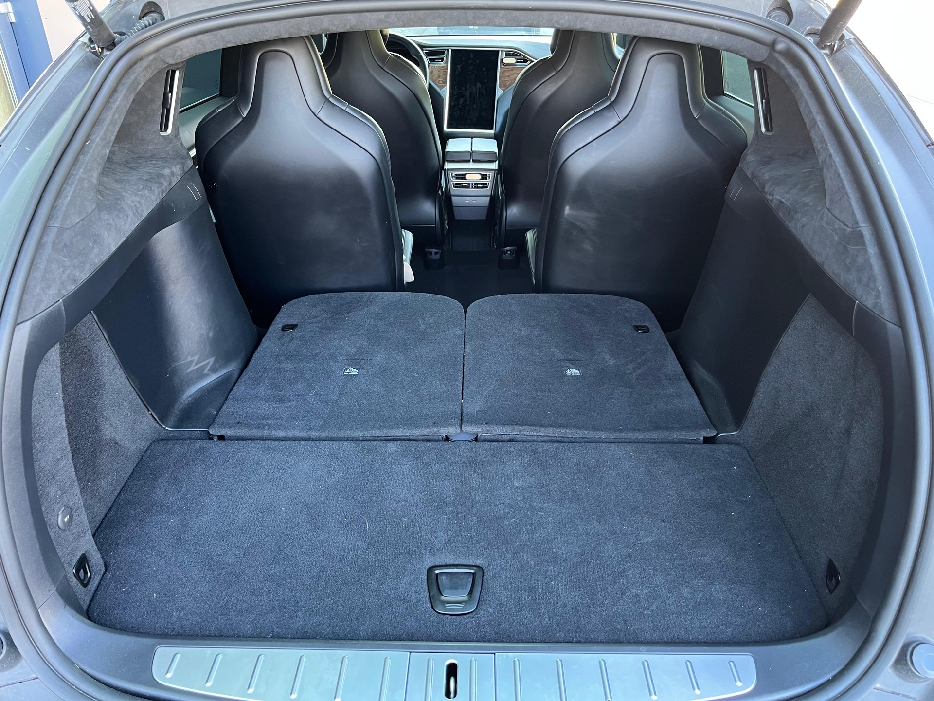 TESLA Model X 75 D-image-15