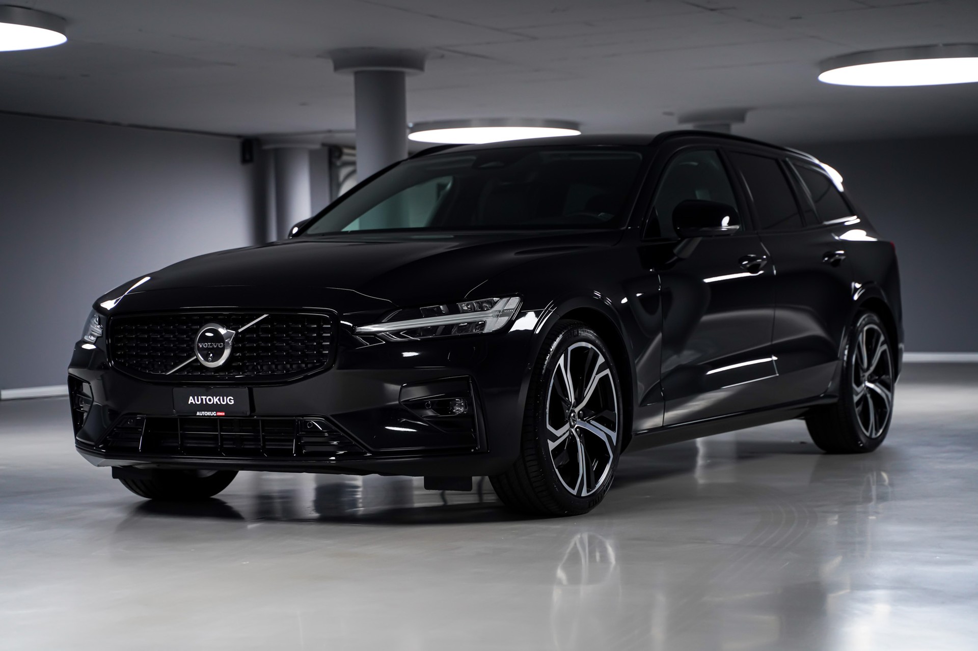 VOLVO V60 B4 Benzin Mild Hybrid Plus Dark DCT