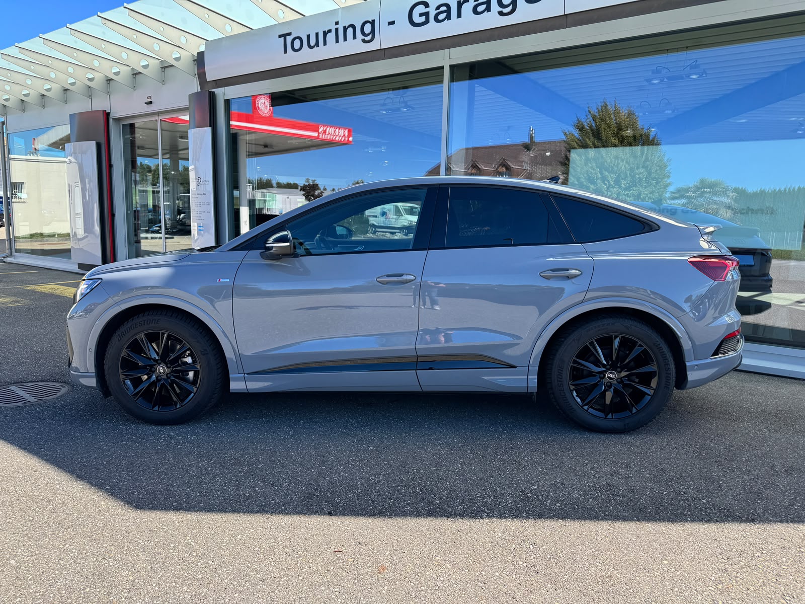 AUDI Q4 Sportback e-tron 45 Edition Swiss Ski quattro / 4x4 mit Black Edition & S-line Packet-showroom-element-1