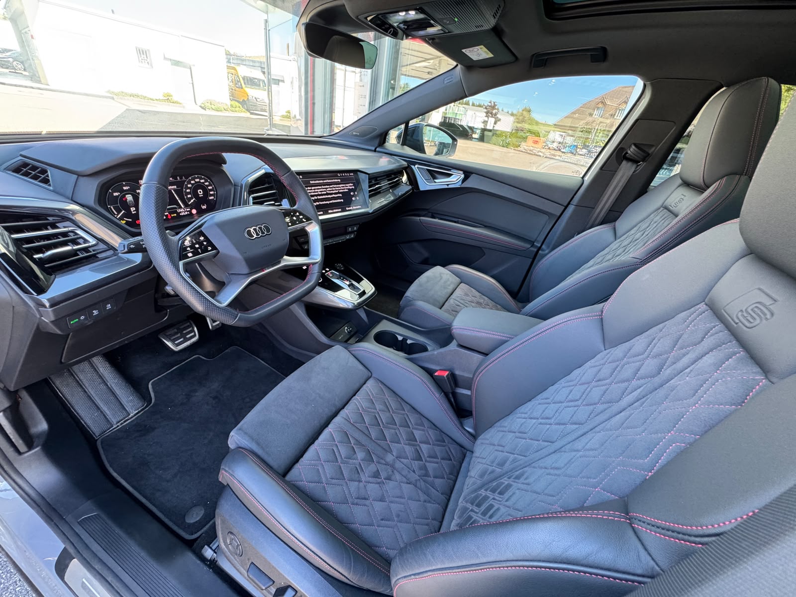 AUDI Q4 Sportback e-tron 45 Edition Swiss Ski quattro / 4x4 mit Black Edition & S-line Packet-image-12
