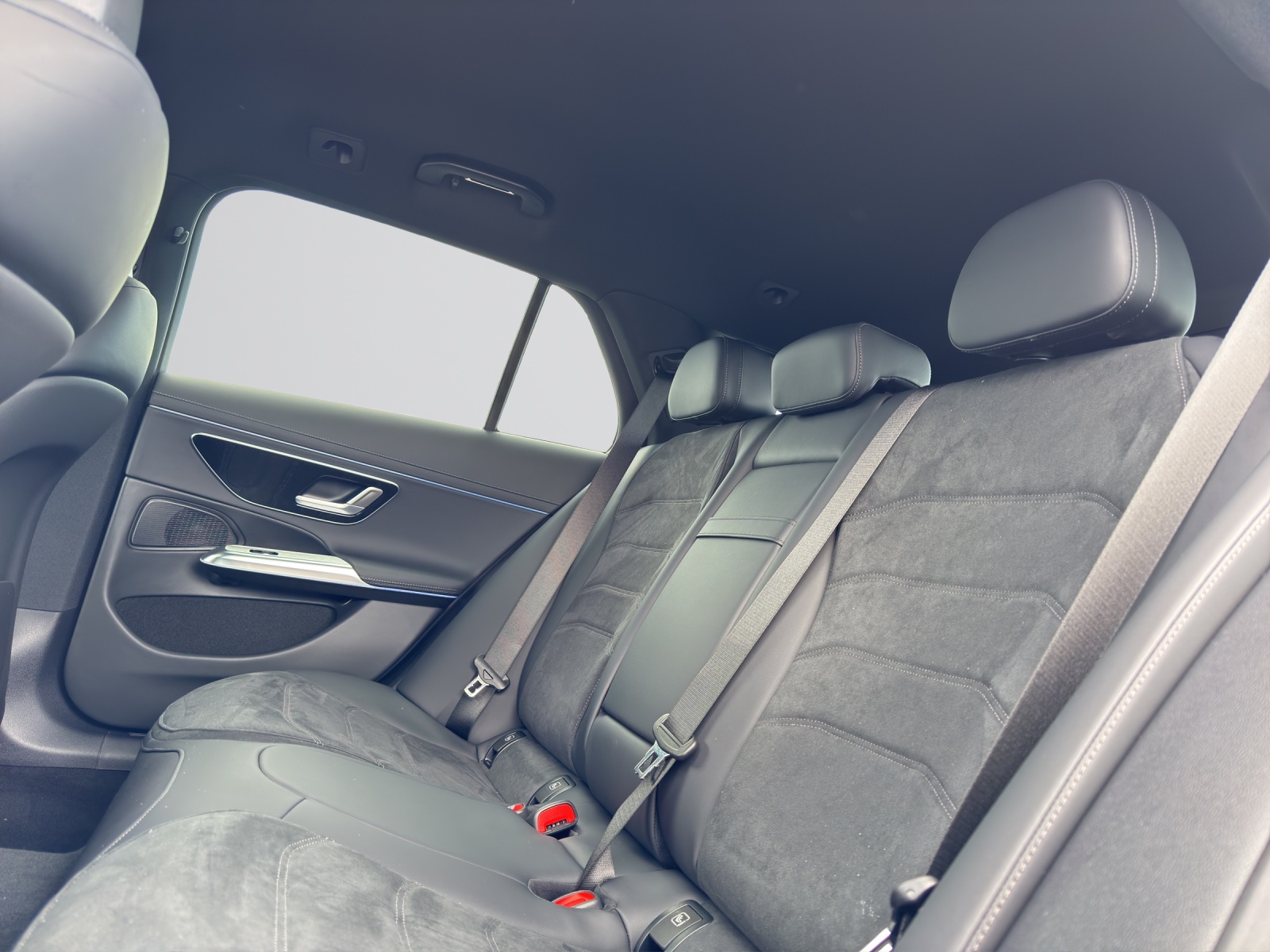 MERCEDES-BENZ E 220 d T 4Matic 9G-Tronic-image-8
