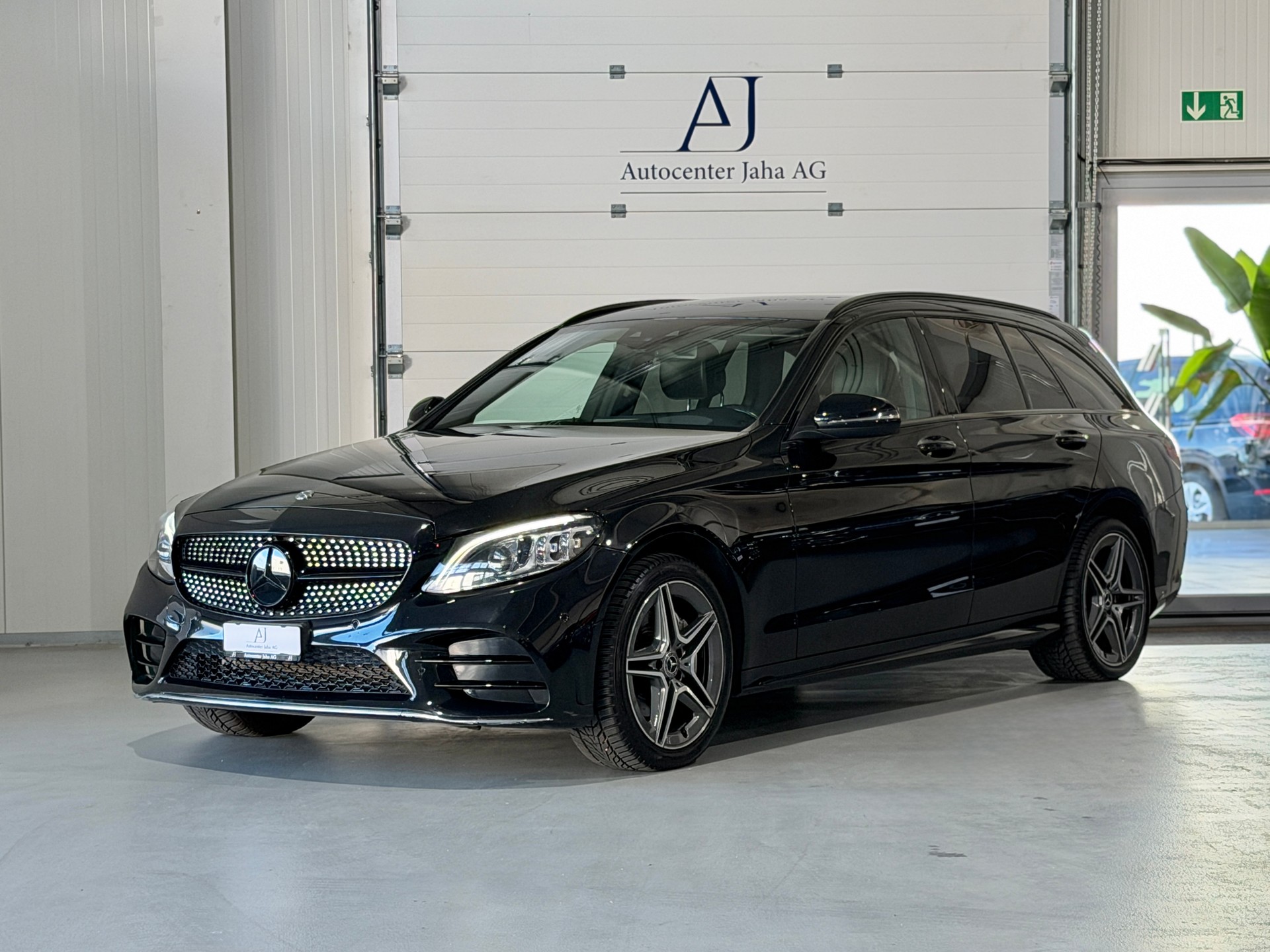 MERCEDES-BENZ C 200 Swiss Star AMG Line 4M 9G-Tronic (CH)-showroom-element-2