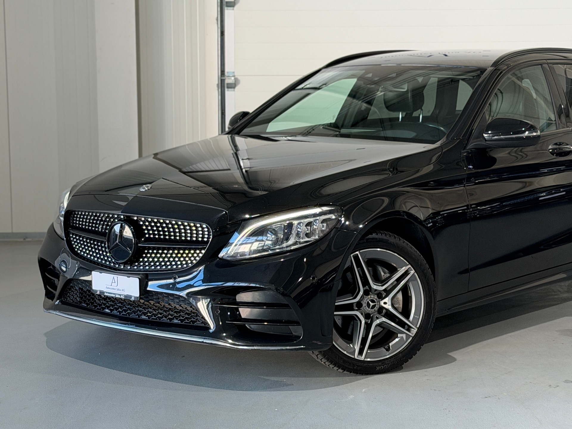 MERCEDES-BENZ C 200 Swiss Star AMG Line 4M 9G-Tronic (CH)-showroom-element-1