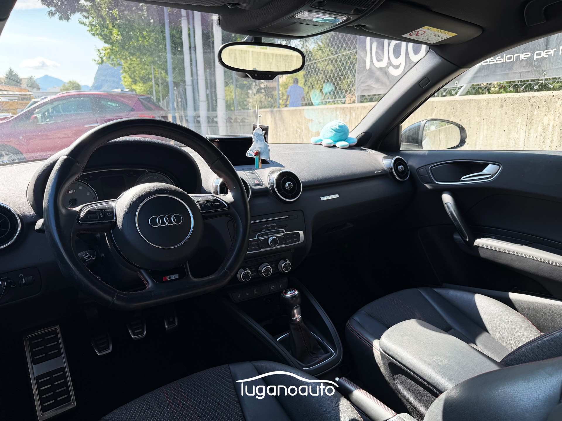AUDI S1 Sportback 2.0 TFSI Sport quattro-image-6