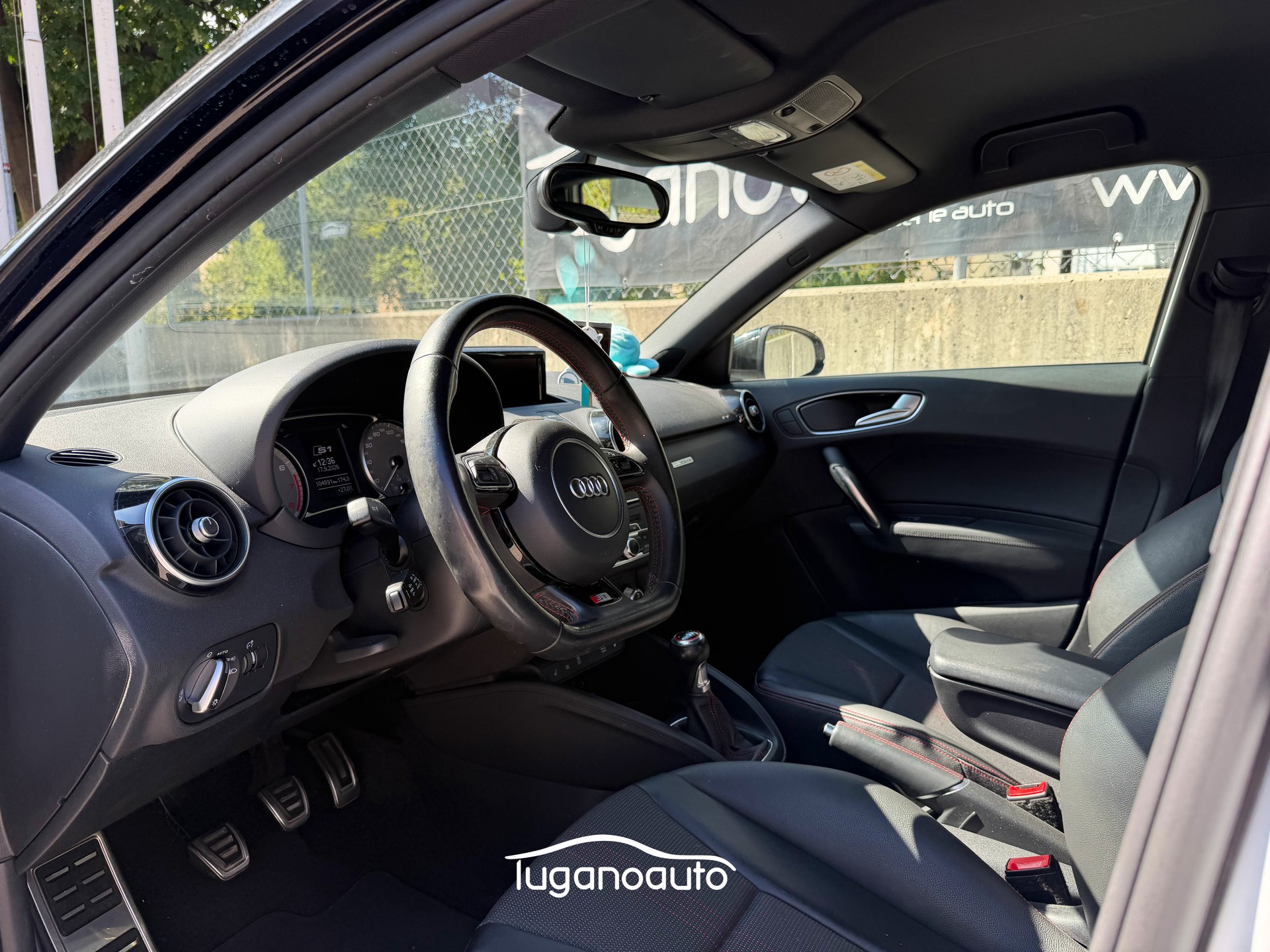 AUDI S1 Sportback 2.0 TFSI Sport quattro-image-5
