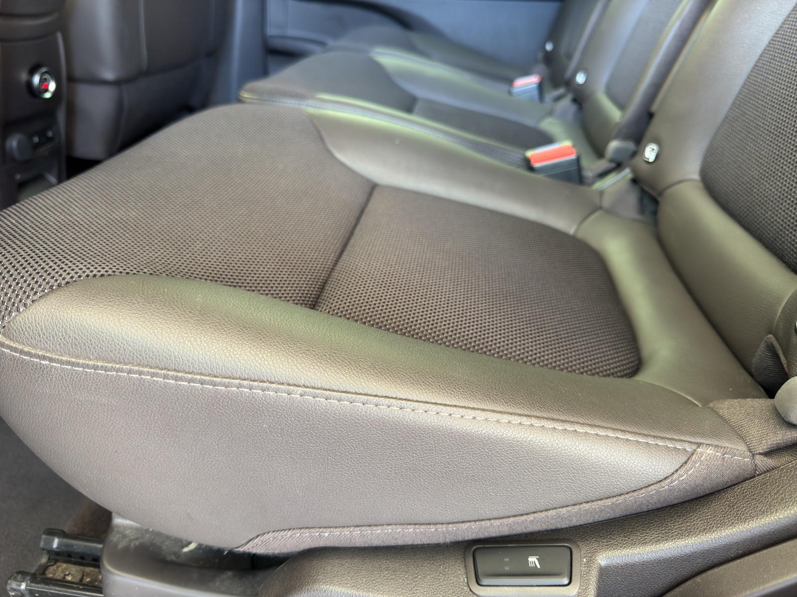 RENAULT Espace 1.6 TCe Intens Automat 200PS 7-Plätzer inkl. AHK-image-24