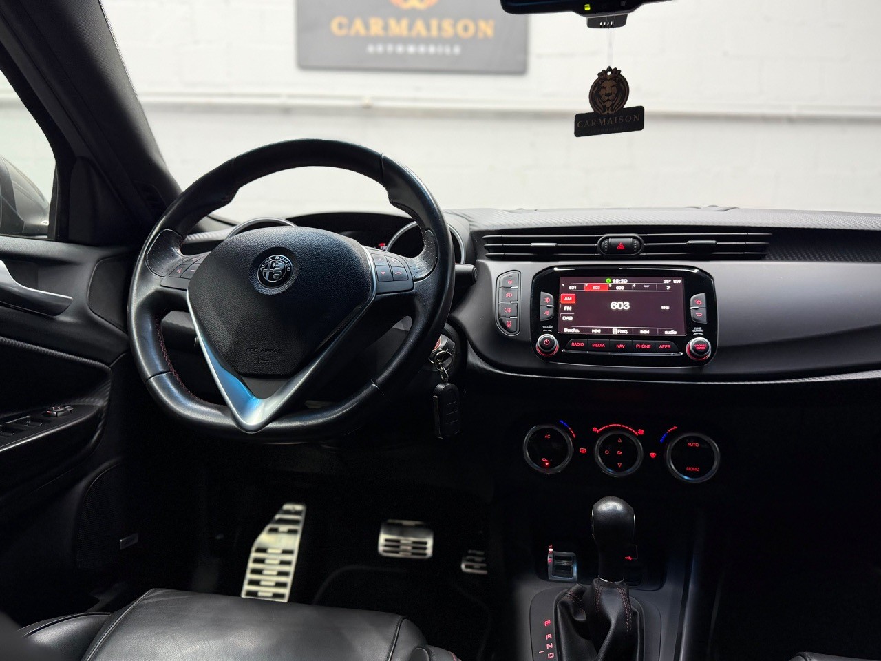ALFA ROMEO Giulietta 1750 TBi Veloce TCT QV | CH-Auto | Grau Matt | Ragazzon Auspuff-image-18