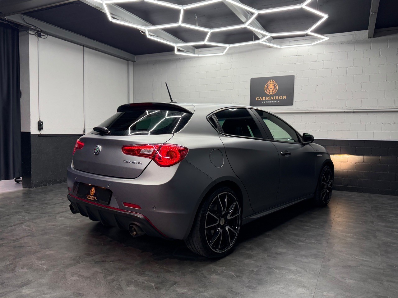 ALFA ROMEO Giulietta 1750 TBi Veloce TCT QV | CH-Auto | Grau Matt | Ragazzon Auspuff-image-9