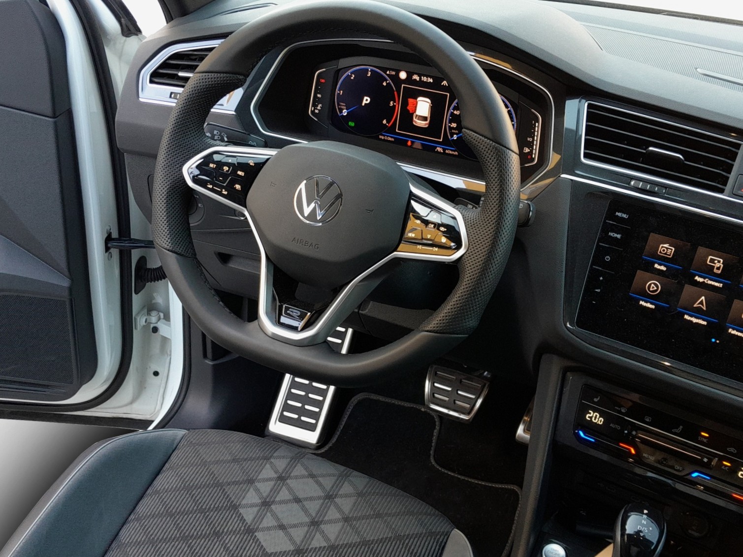 VW Tiguan 2.0 TDI SCR R-Line 4Motion DSG-image-7