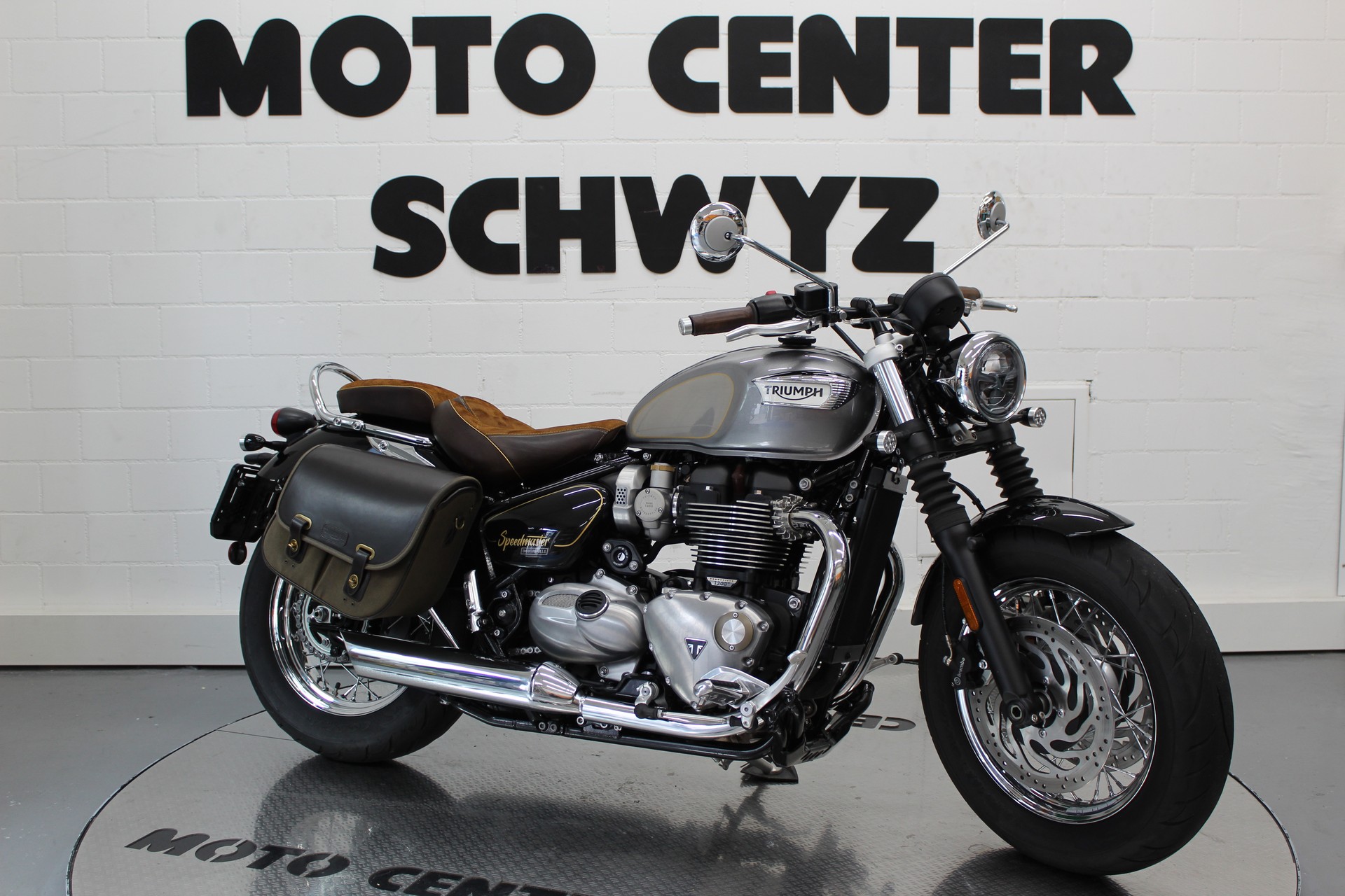 TRIUMPH Bonneville 1200 Speedmaster-image-1