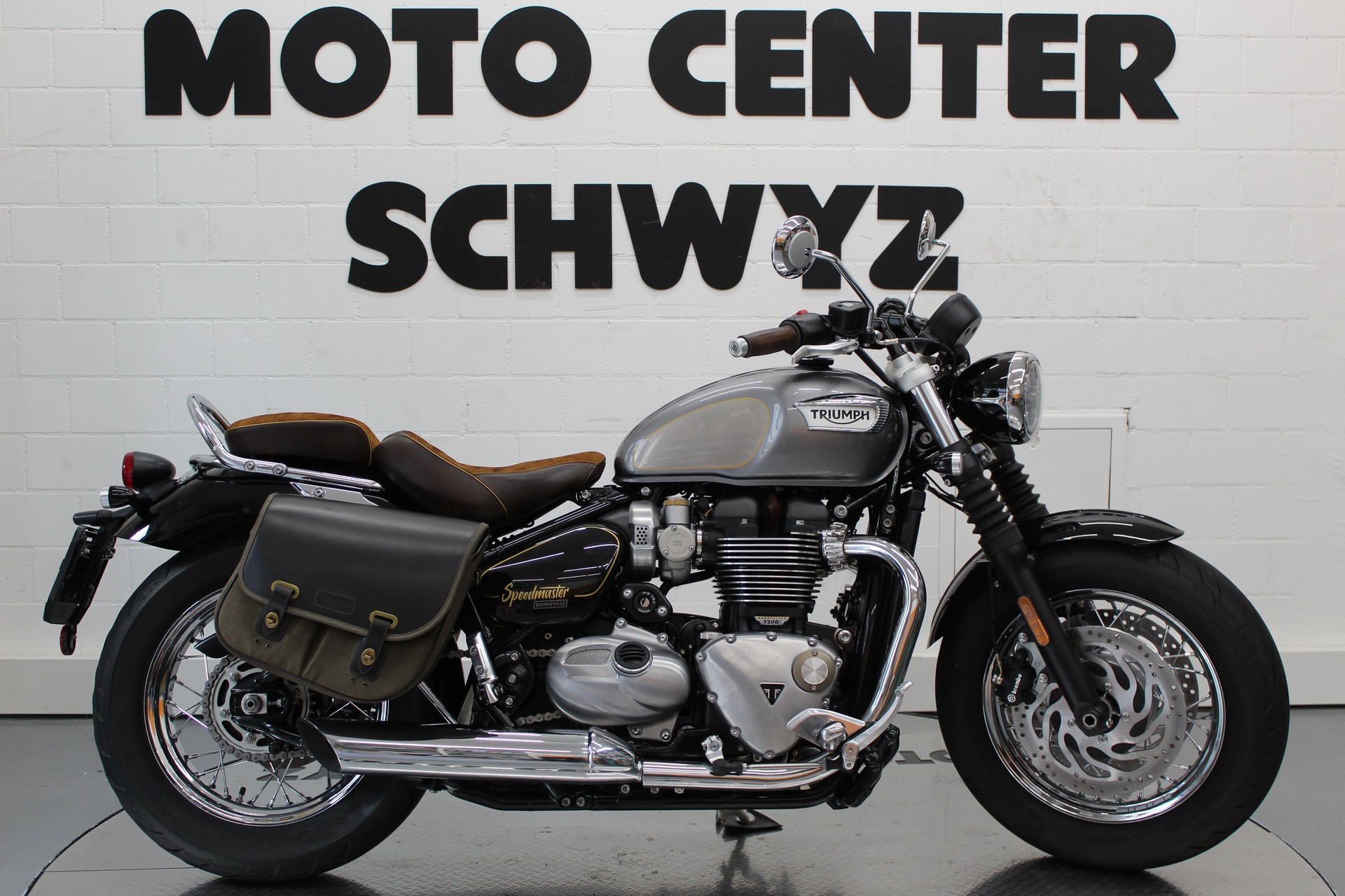 TRIUMPH Bonneville 1200 Speedmaster-image-0
